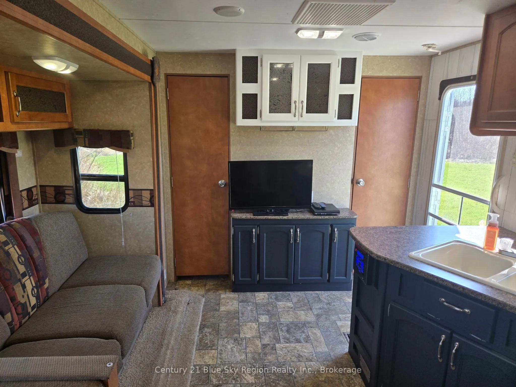 1131 Hills Siding Road