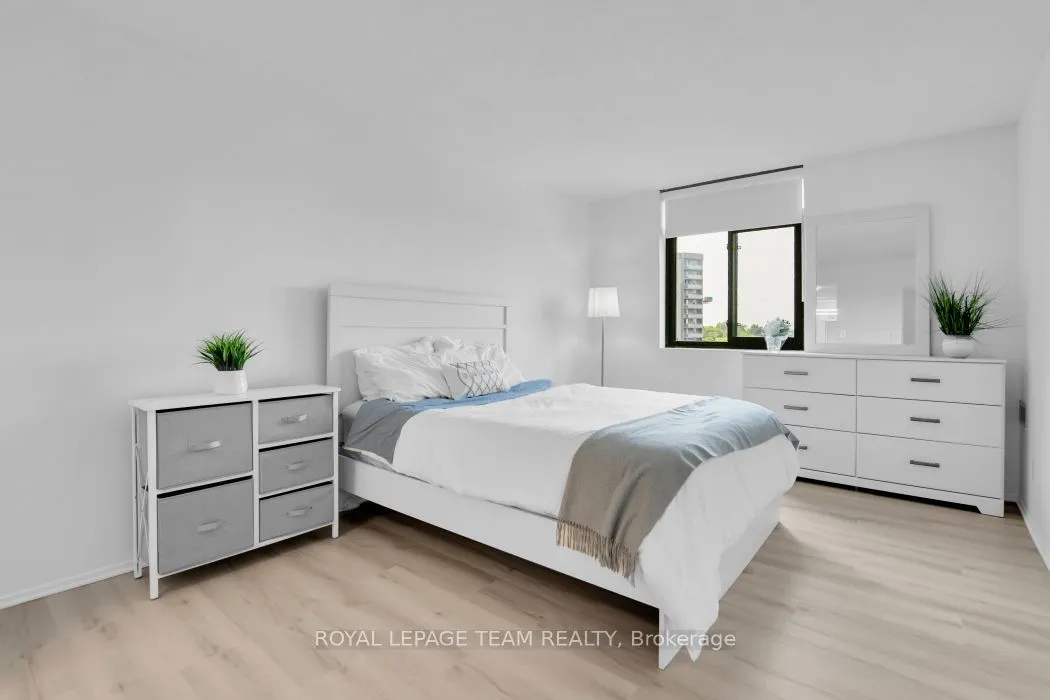 2871 Richmond Road, #904