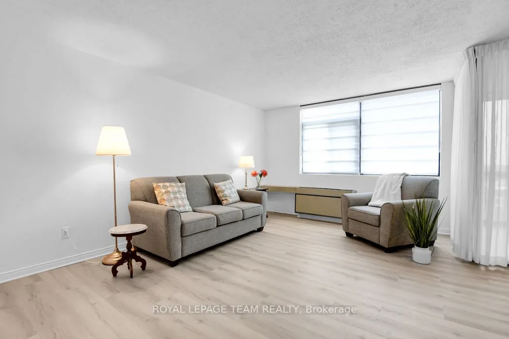 2871 Richmond Road, #904