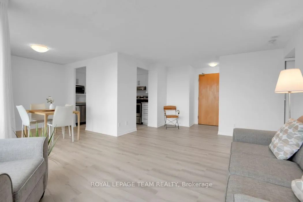 2871 Richmond Road, #904