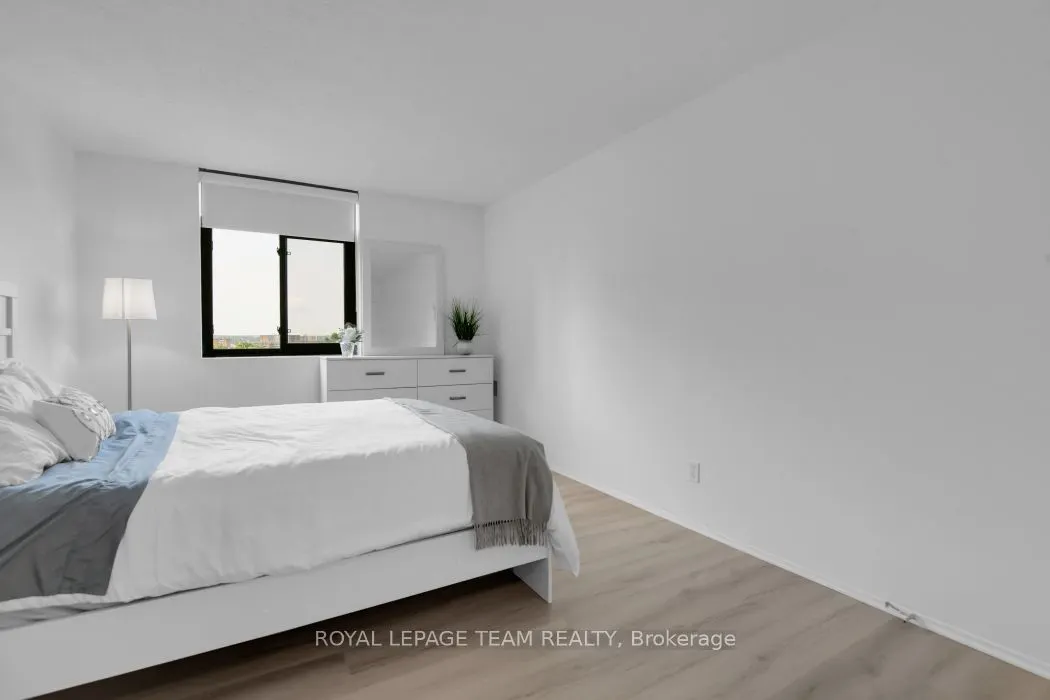 2871 Richmond Road, #904