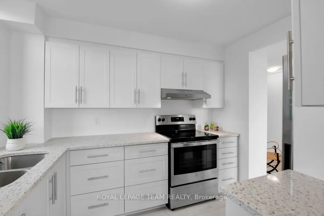 2871 Richmond Road, #904