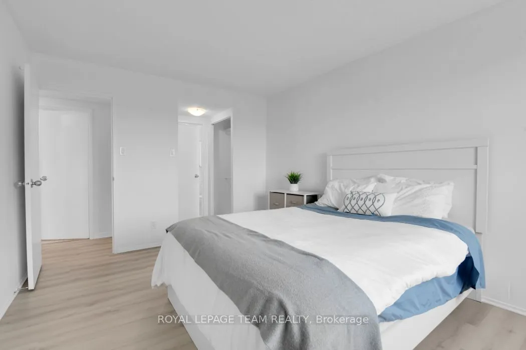 2871 Richmond Road, #904