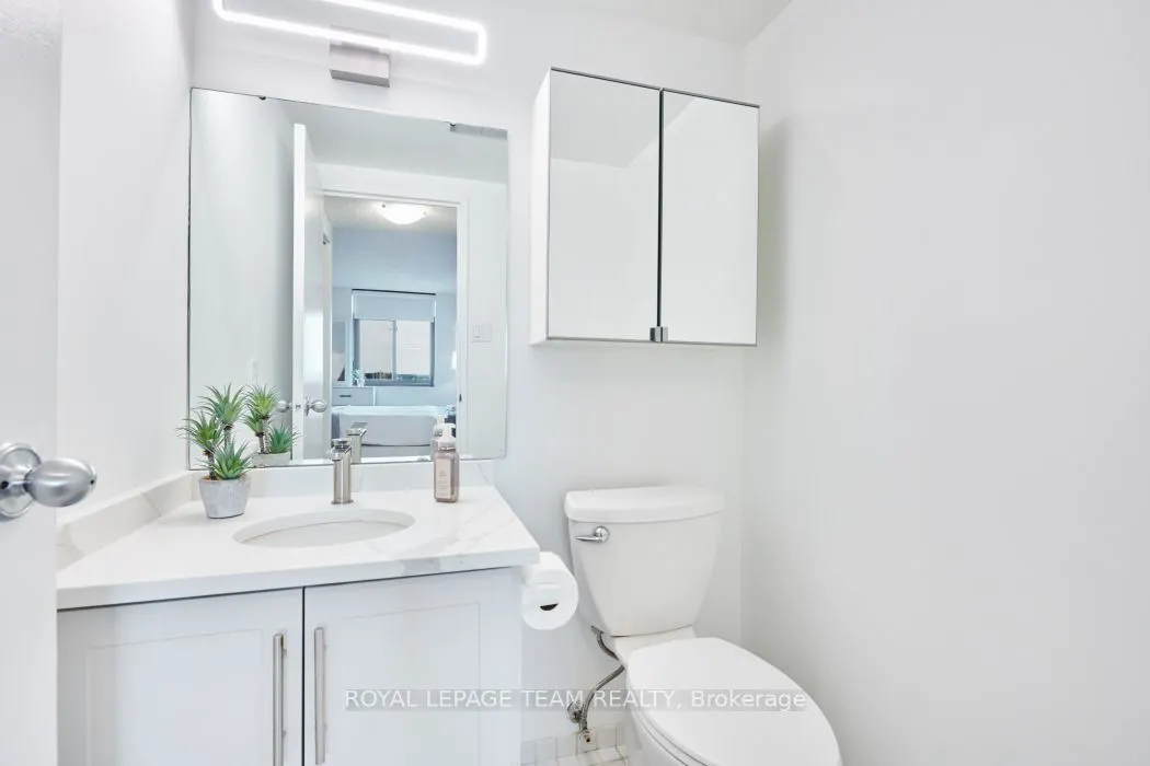 2871 Richmond Road, #904