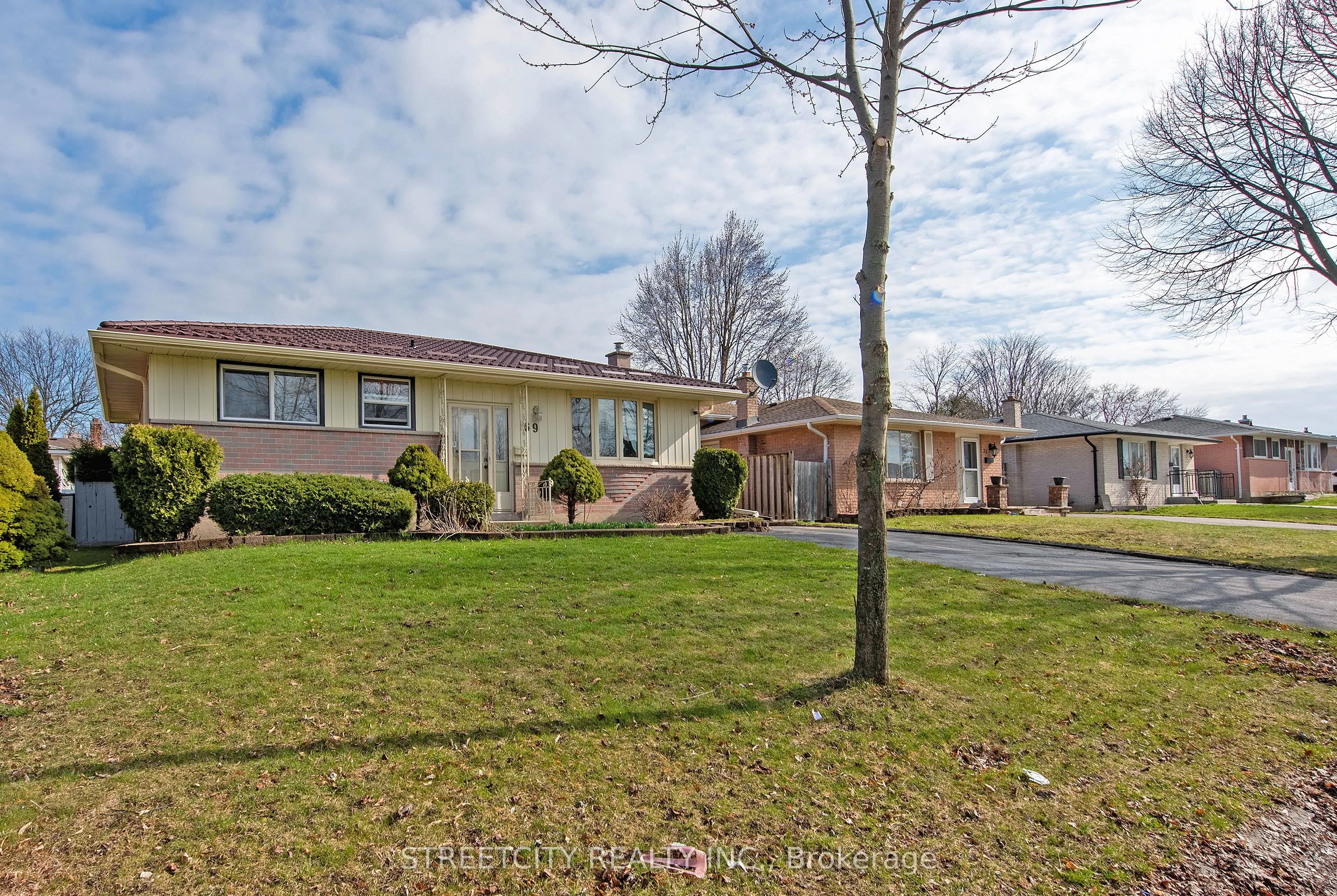 69 Alayne Crescent