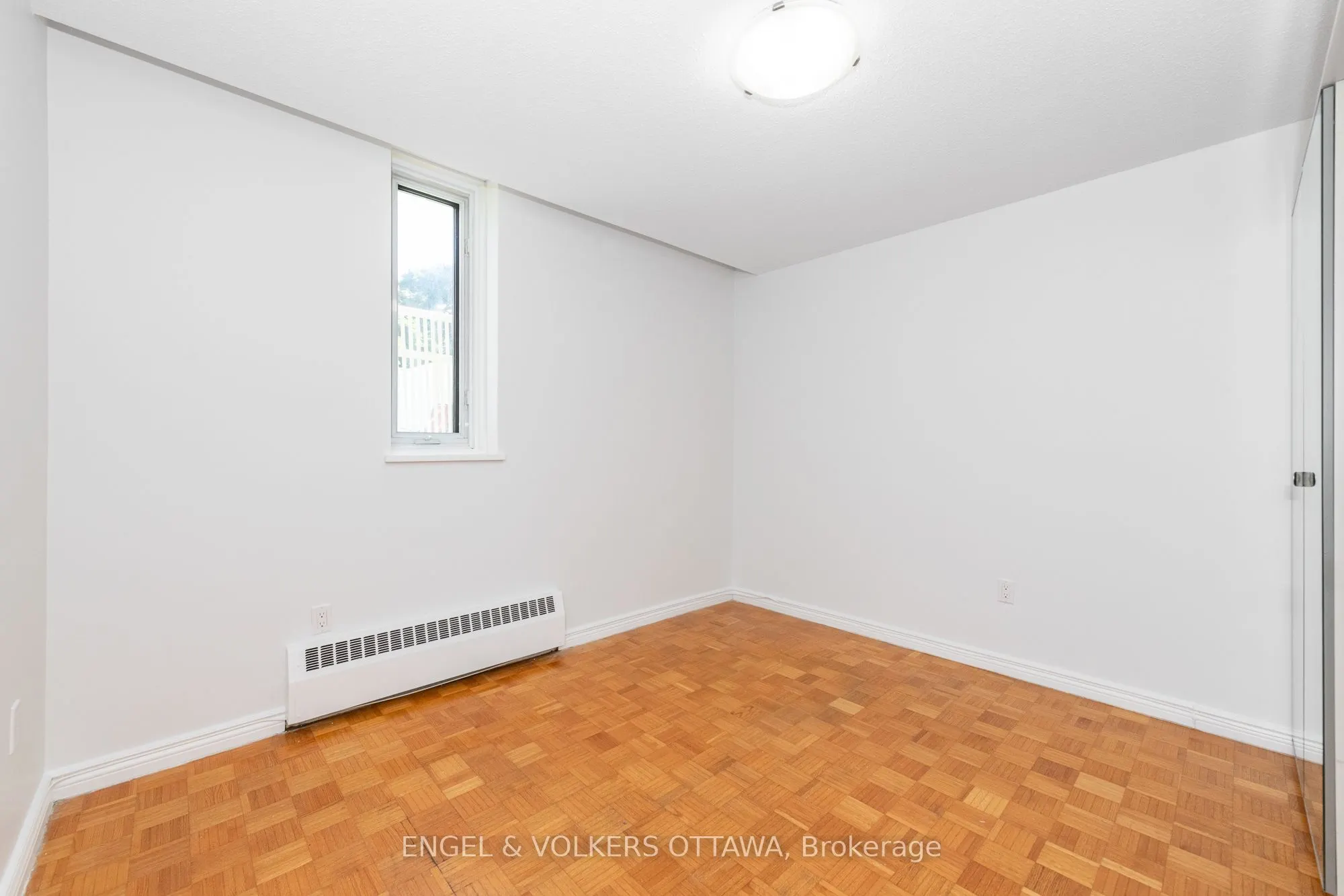 1356 Meadowlands Drive E, #8