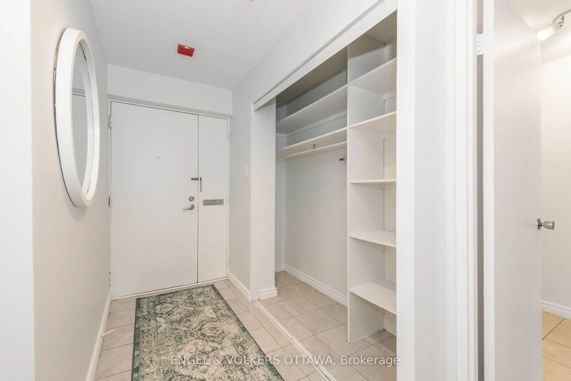 1356 Meadowlands Drive E, #8