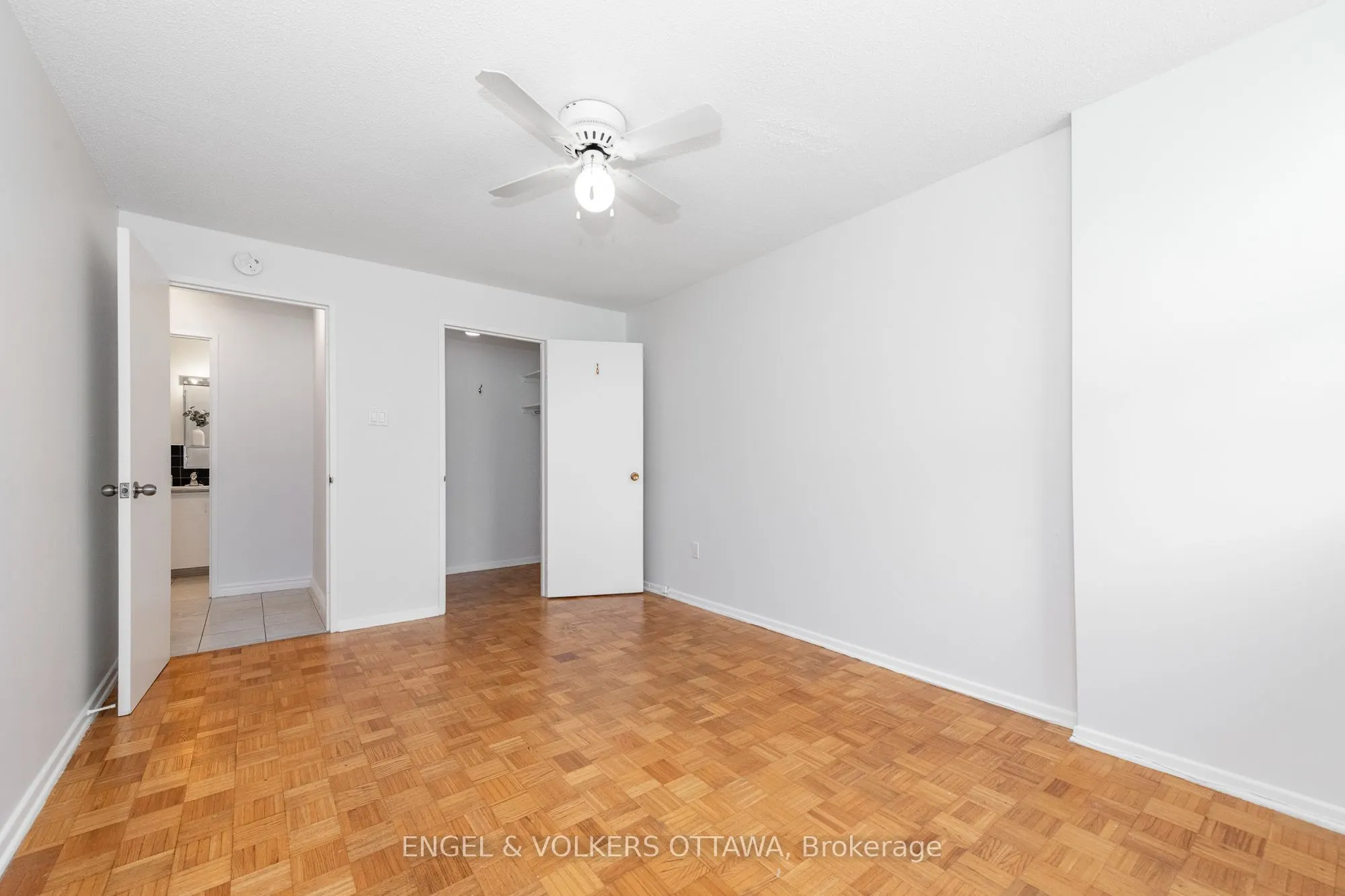 1356 Meadowlands Drive E, #8