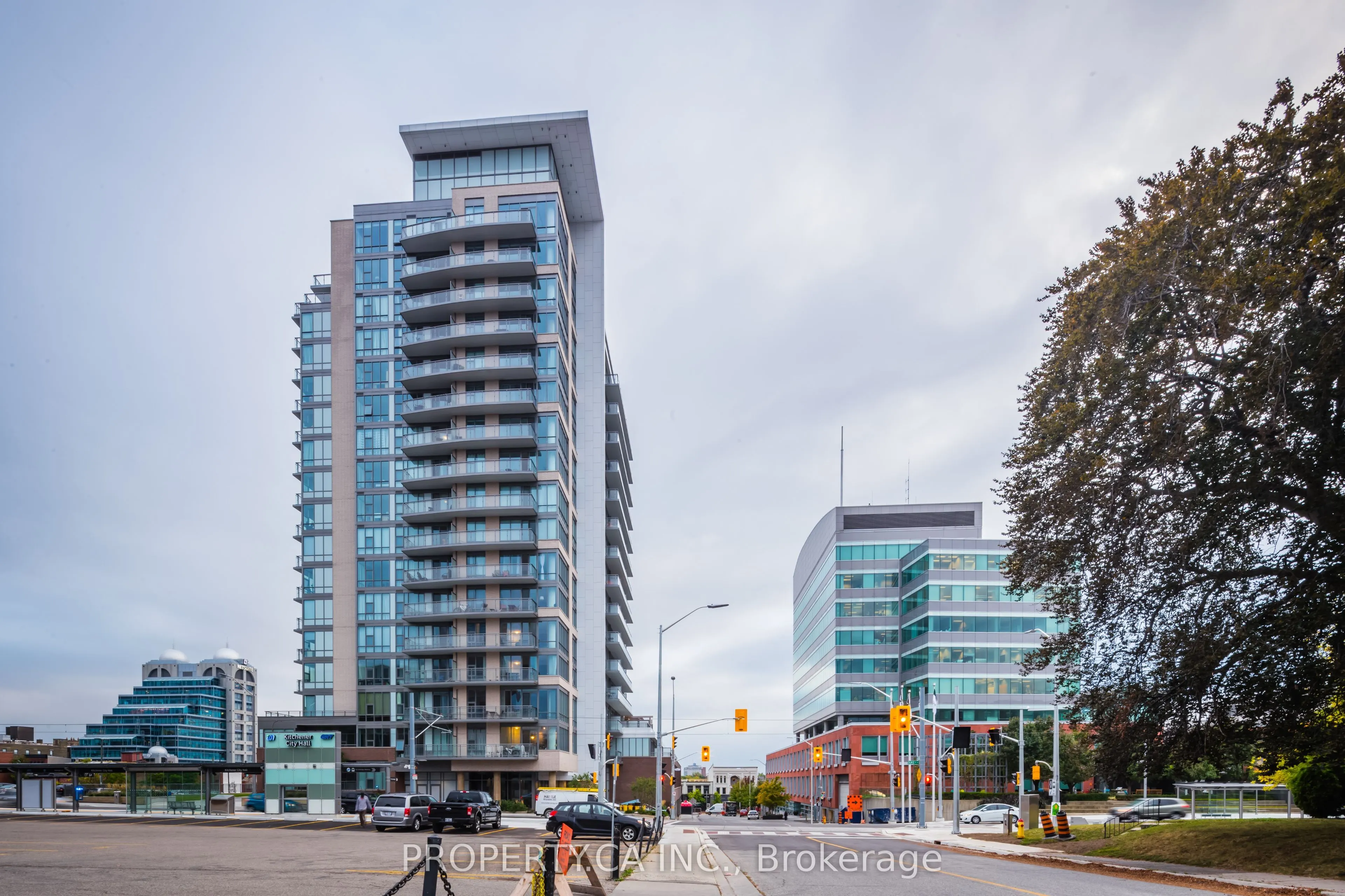 85 Duke Street W, #409