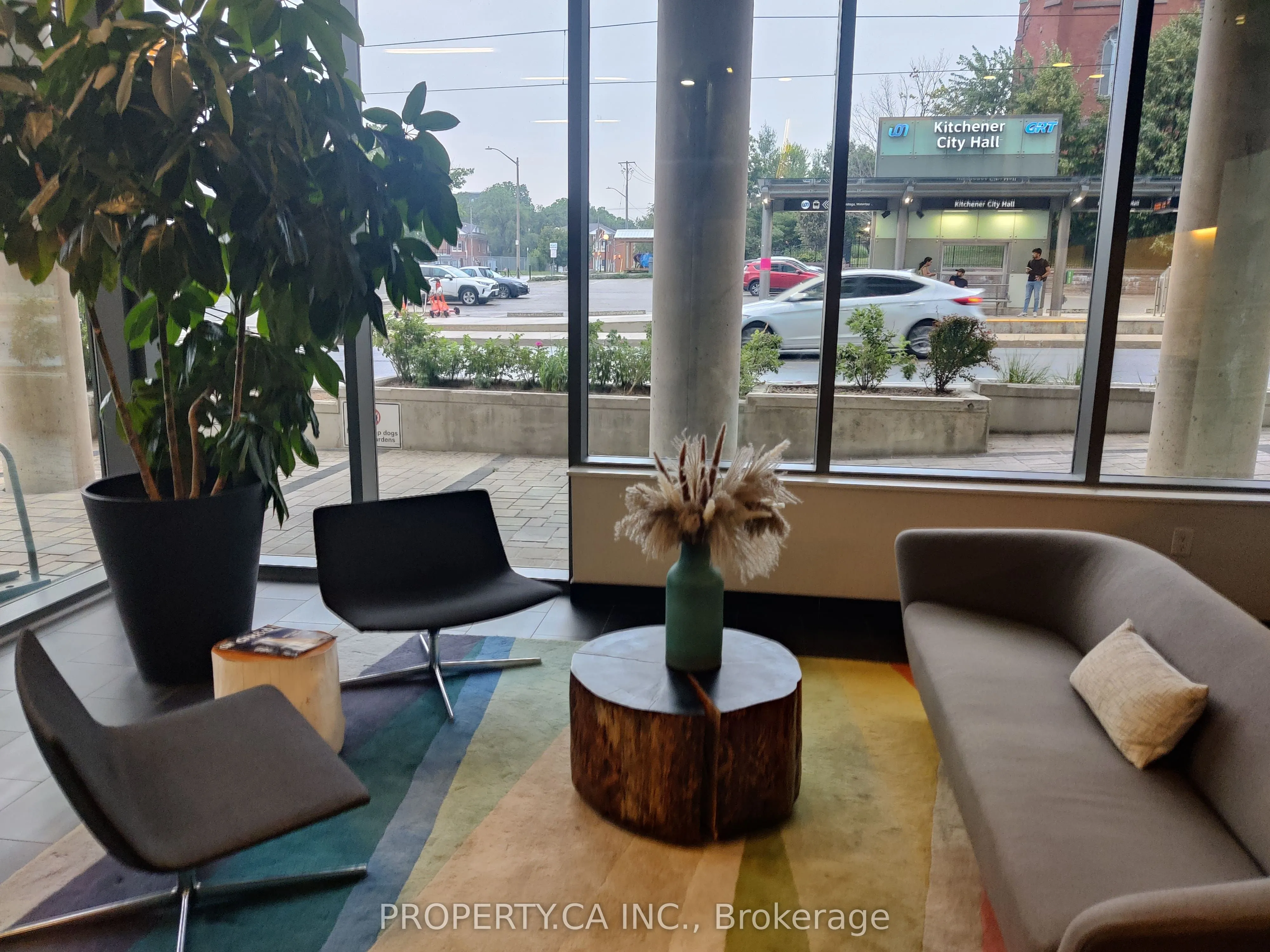 85 Duke Street W, #409