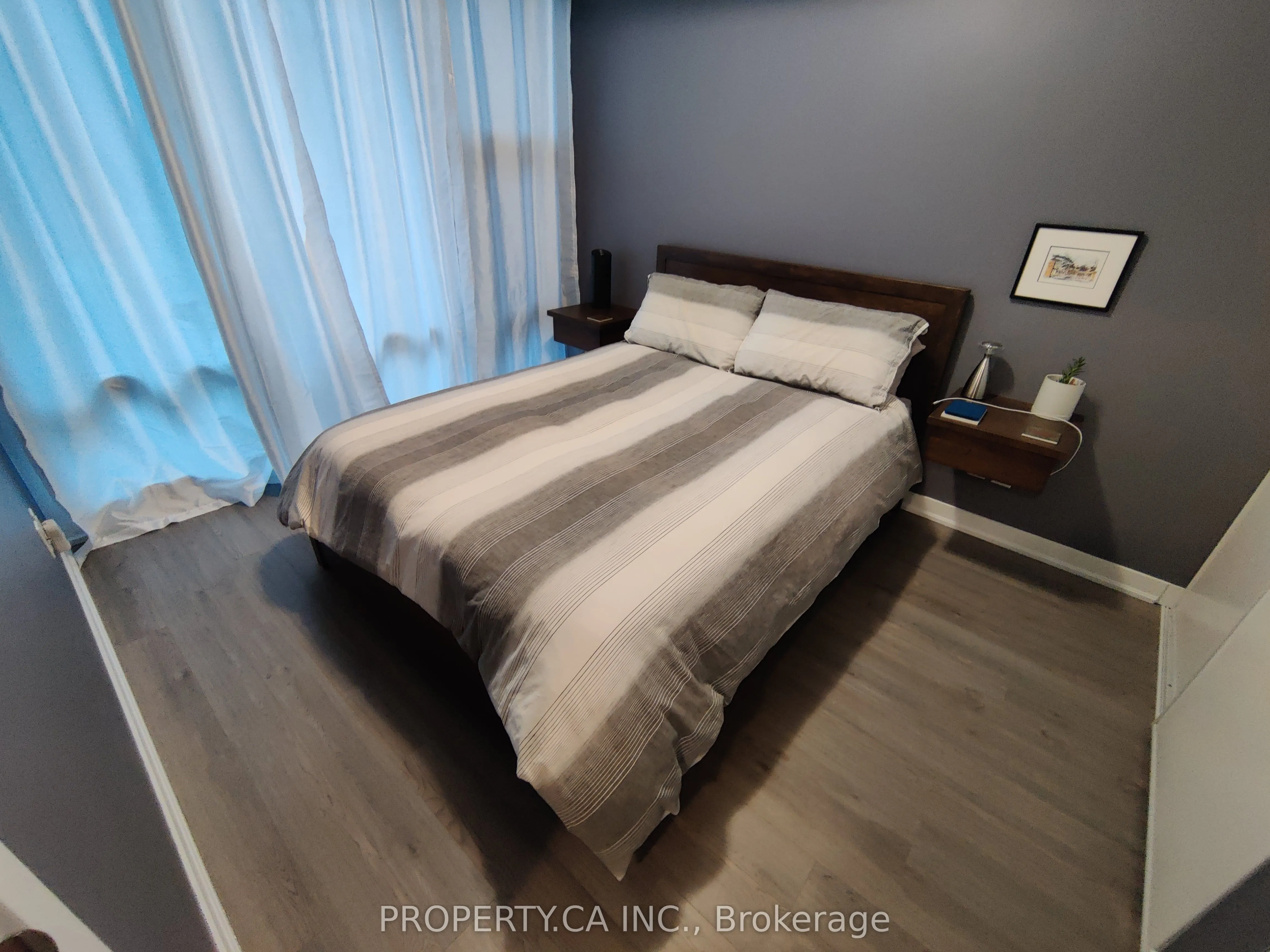 85 Duke Street W, #409