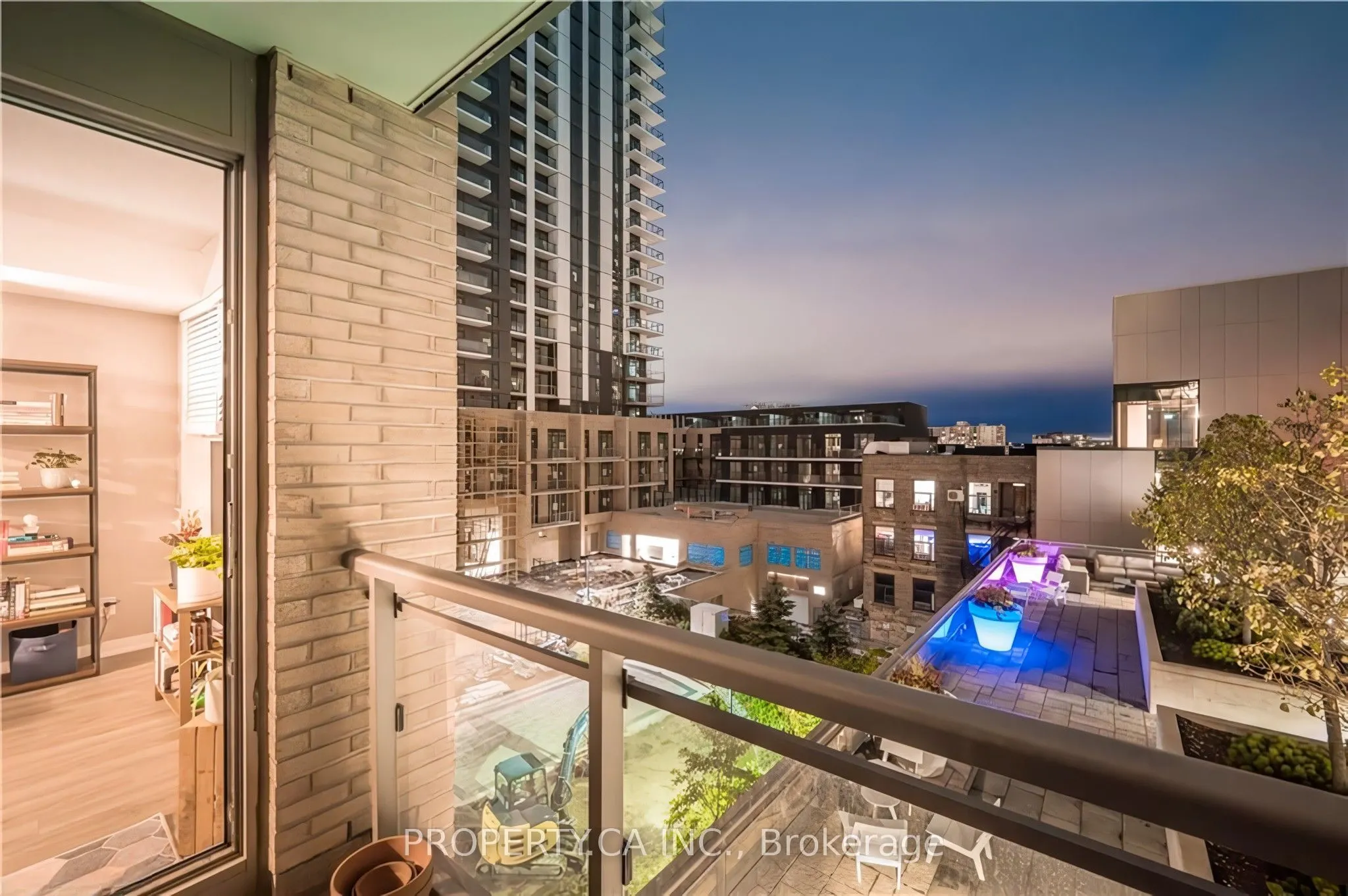 85 Duke Street W, #409