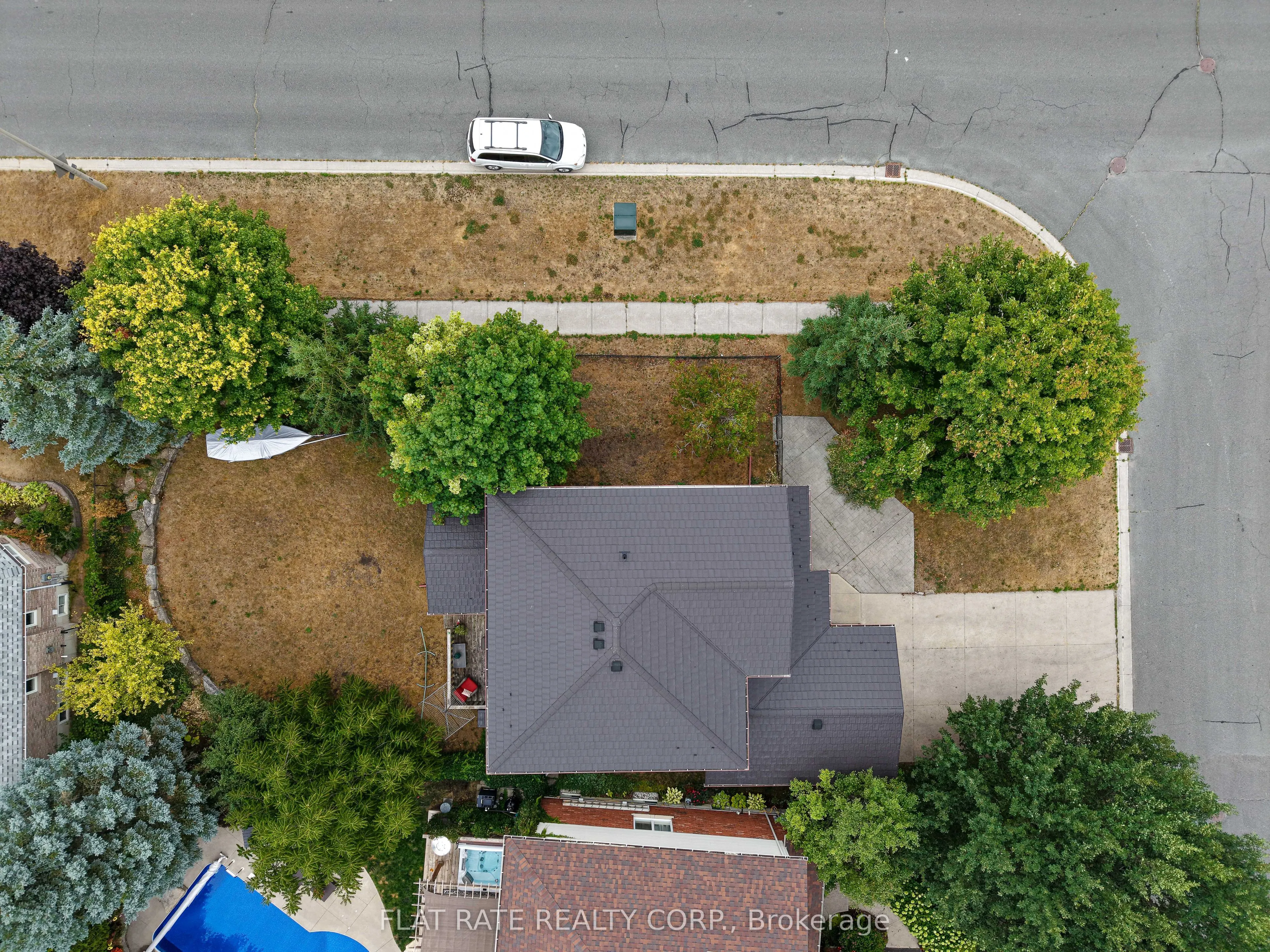 2876 JENNIFER Drive