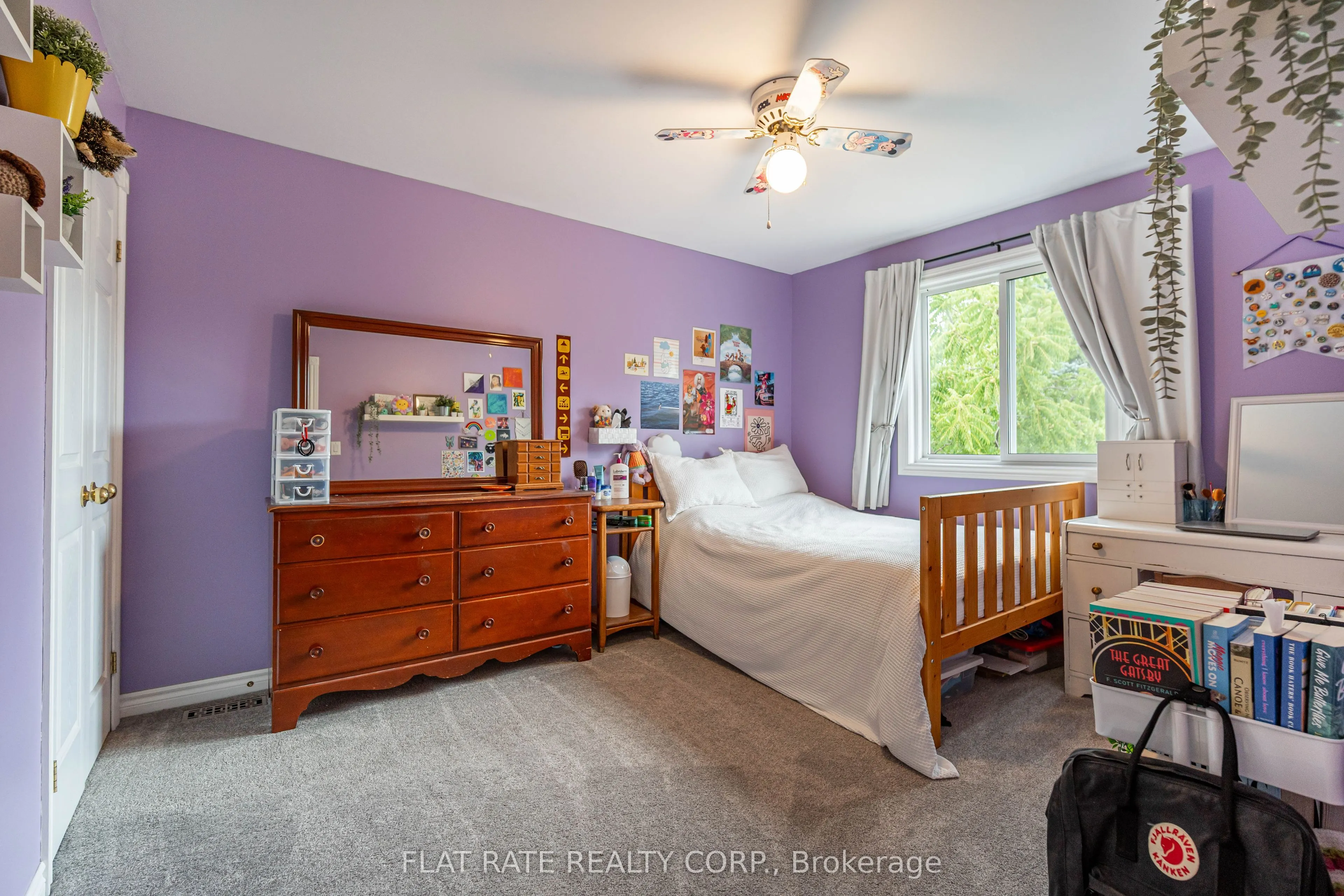 2876 JENNIFER Drive