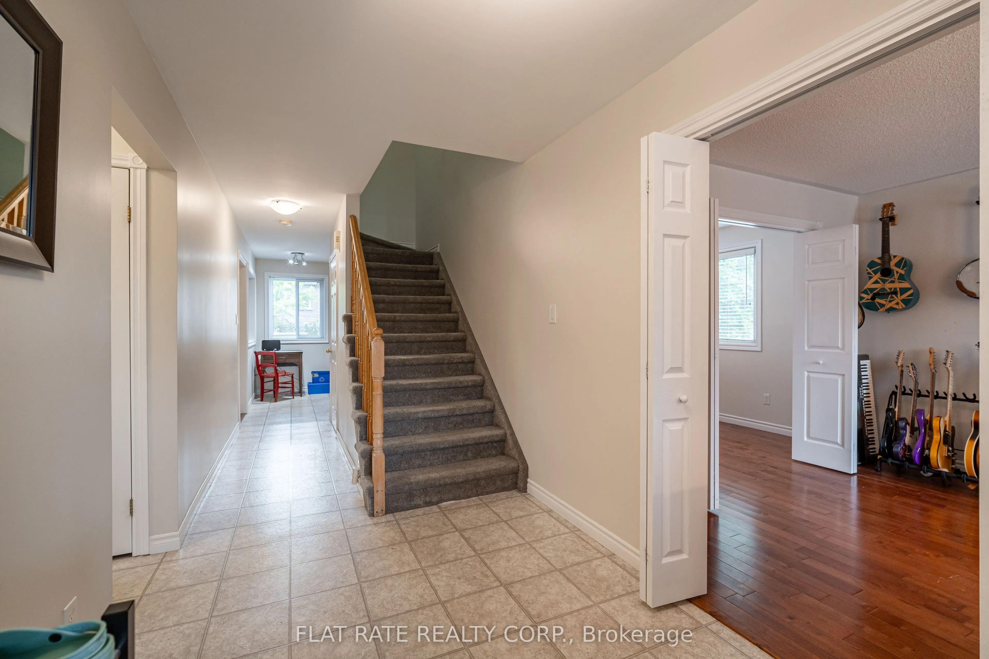 2876 JENNIFER Drive