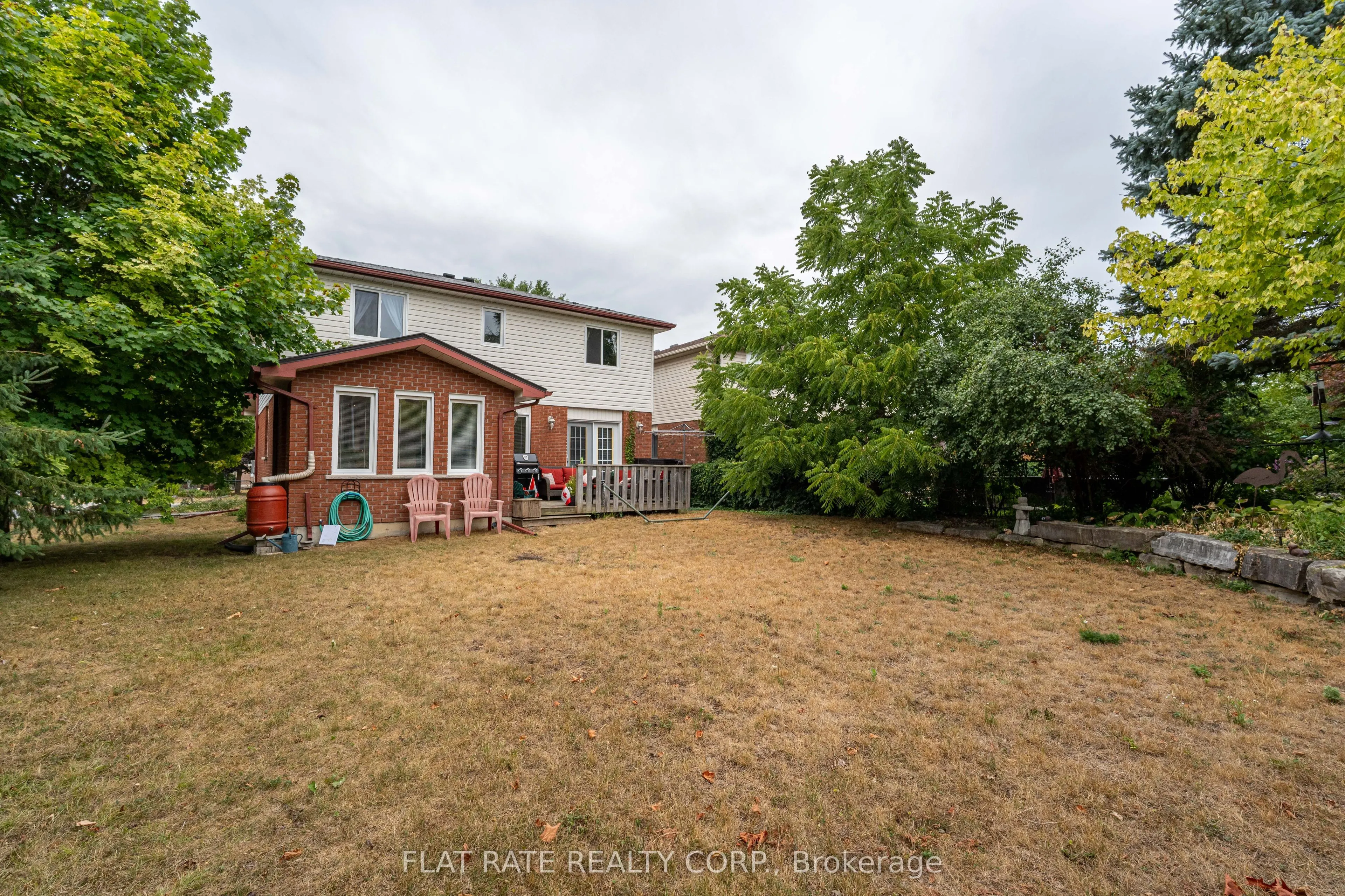 2876 JENNIFER Drive