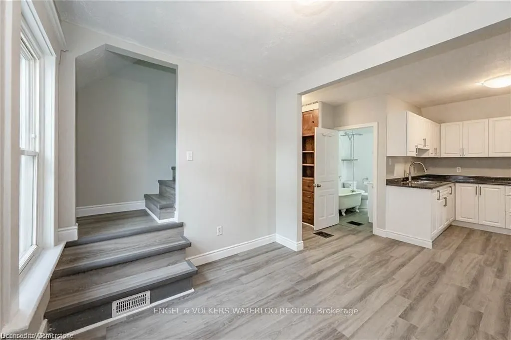 72 Krug Street, #Upper