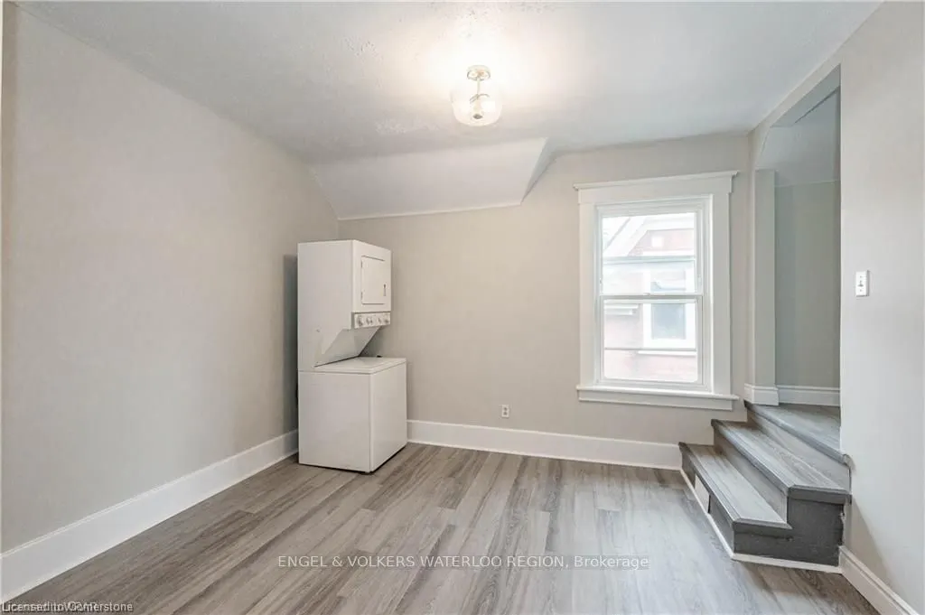 72 Krug Street, #Upper