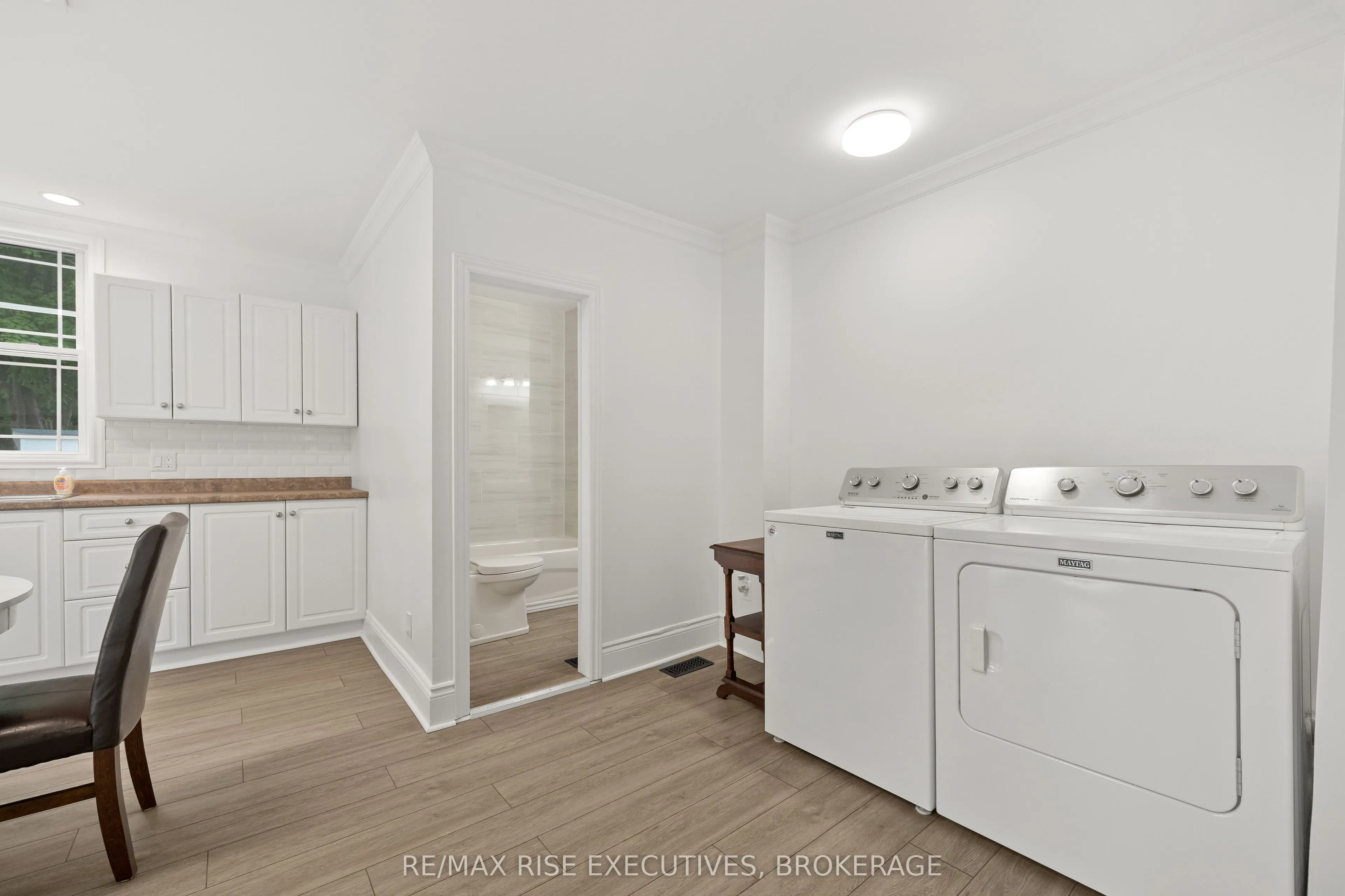 425 King Street W