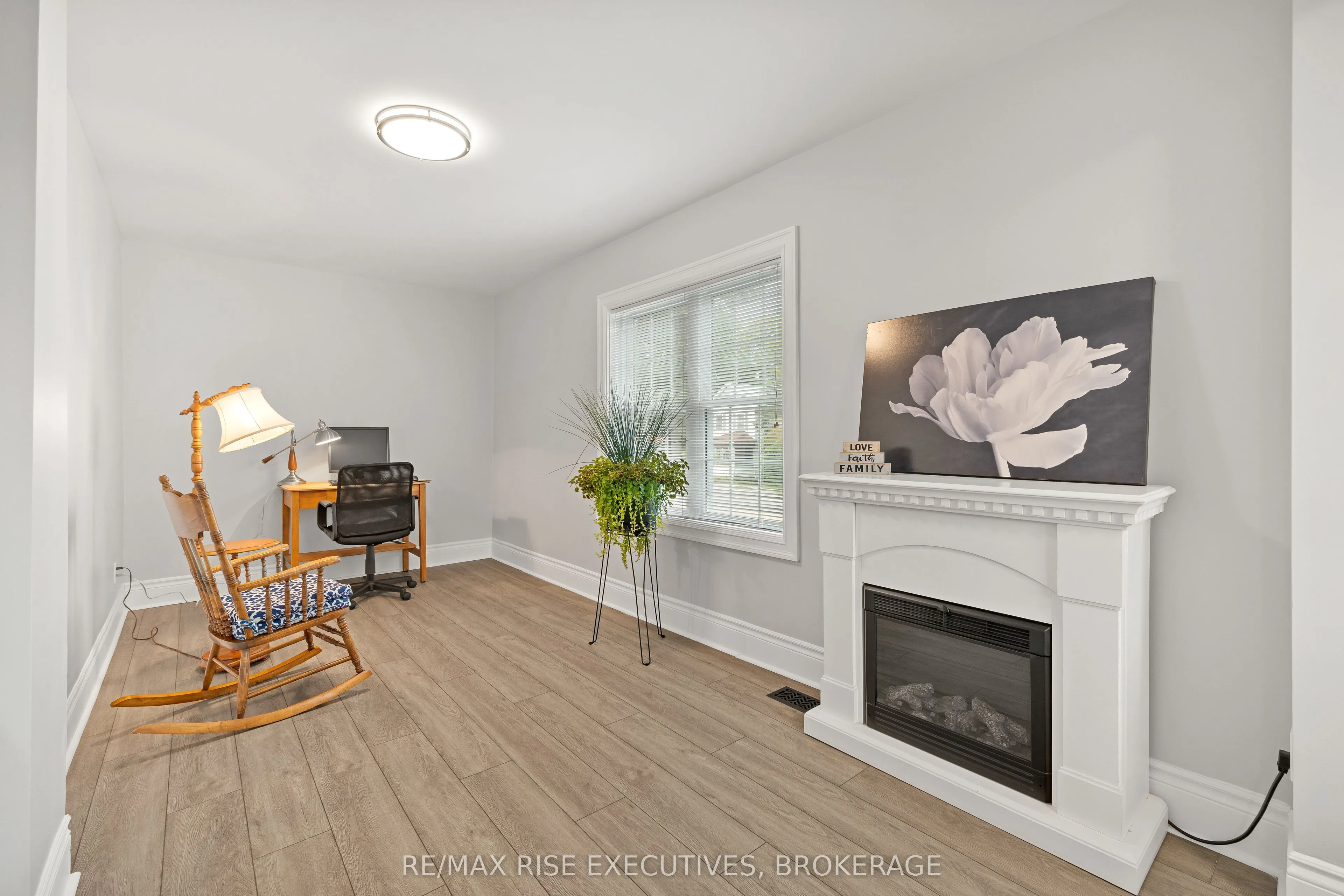 425 King Street W