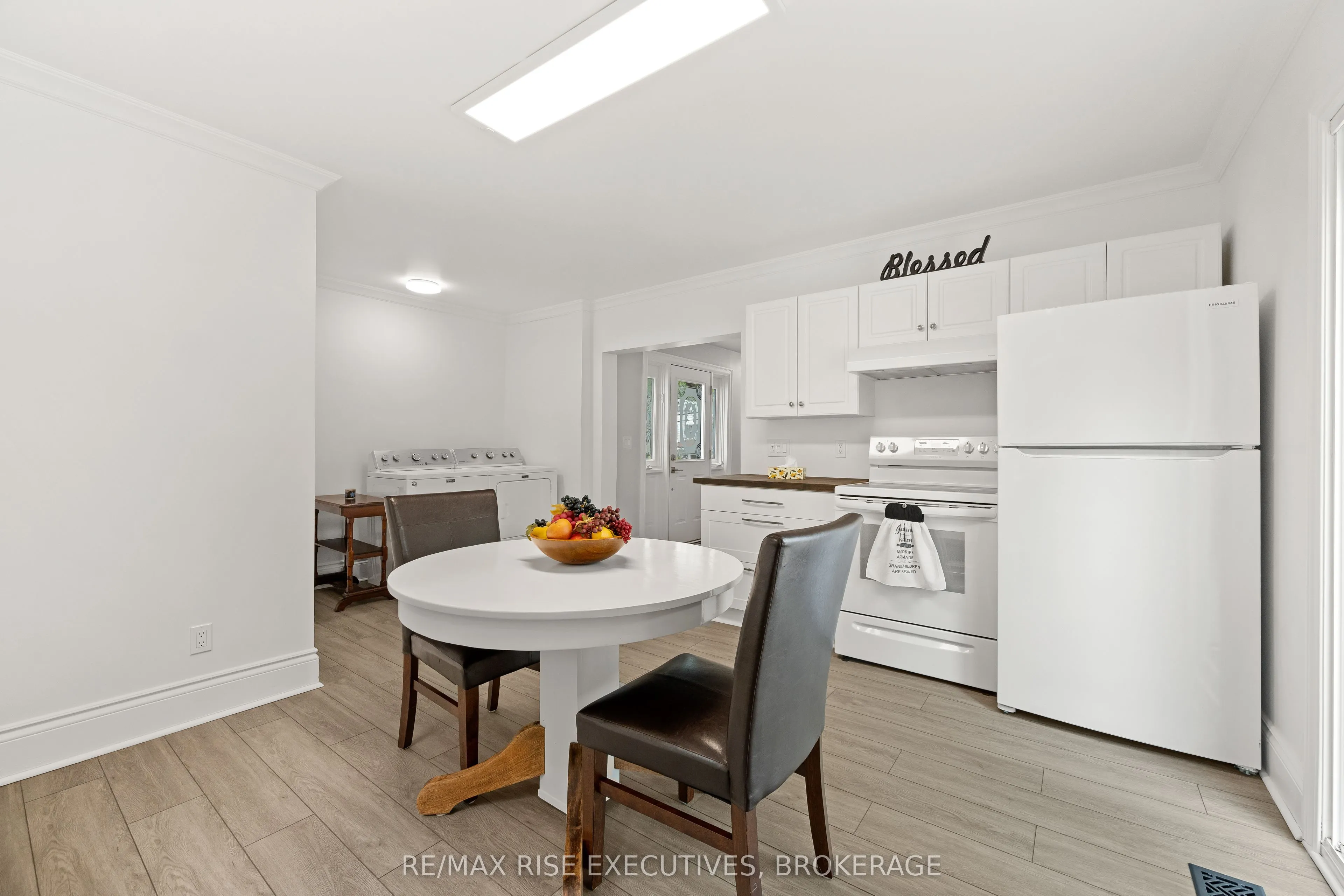425 King Street W