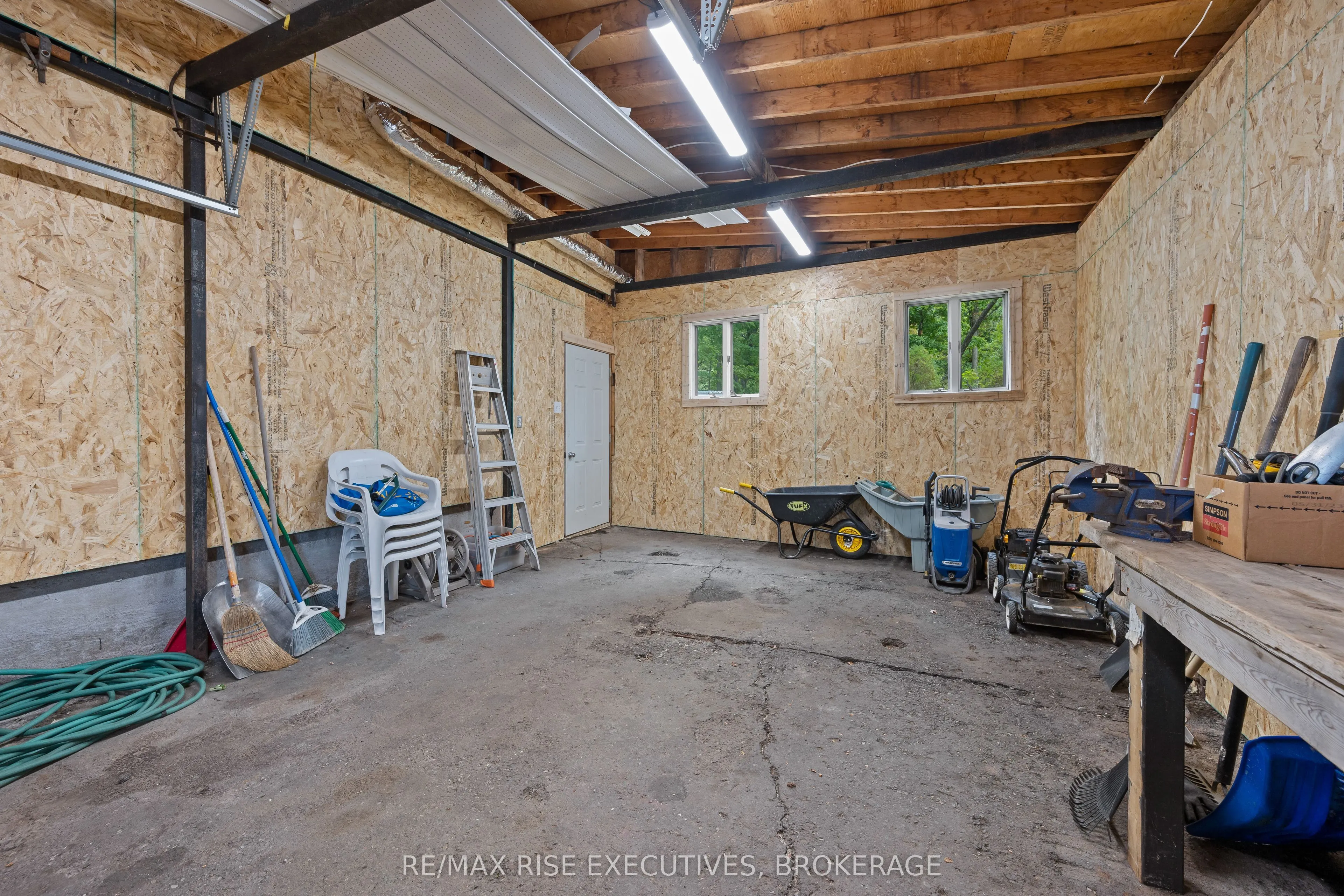425 King Street W