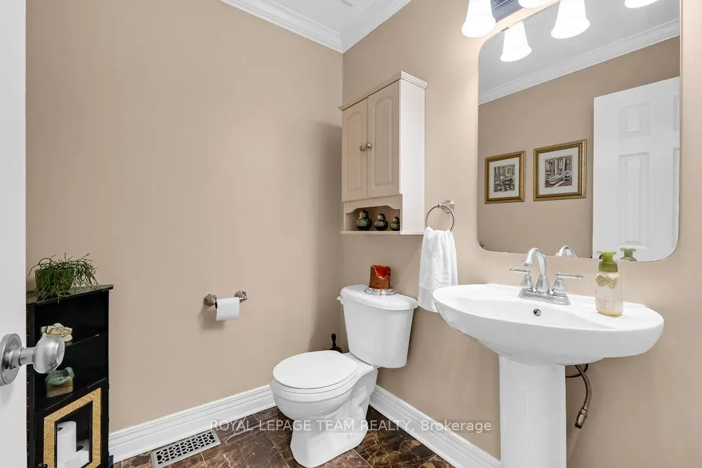 130 Lanark Avenue, #6