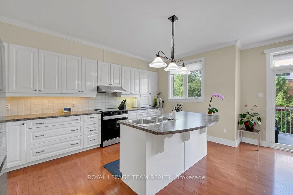 130 Lanark Avenue, #6