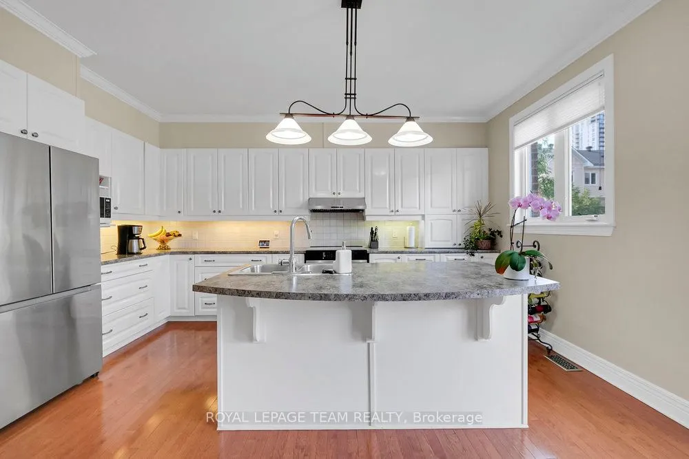 130 Lanark Avenue, #6