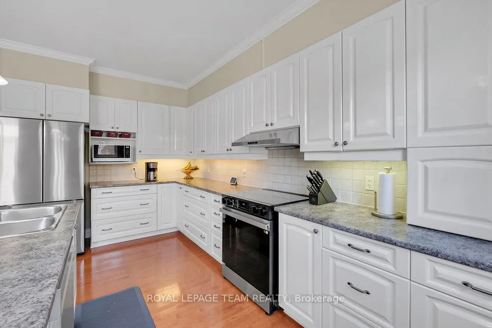 130 Lanark Avenue, #6