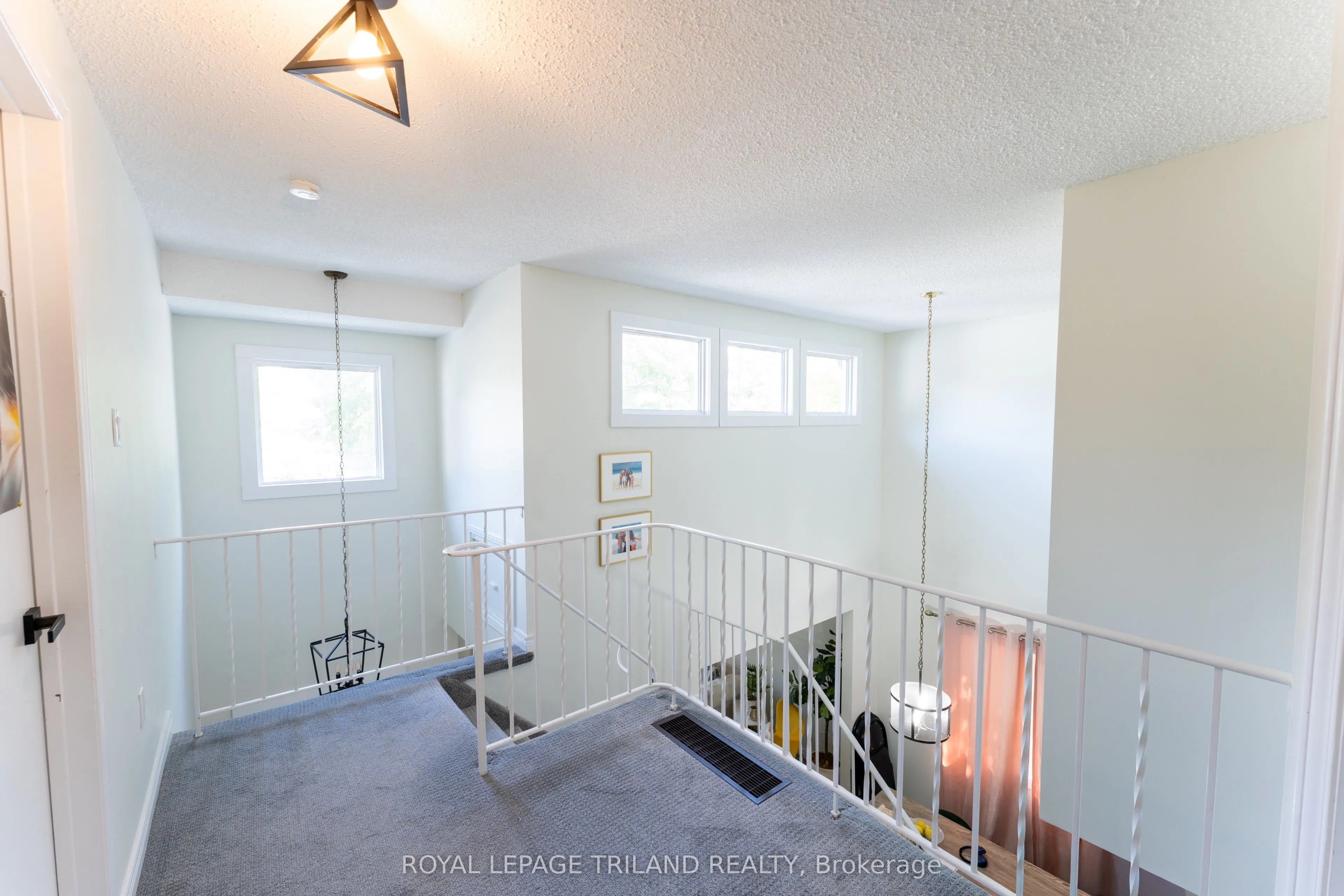 61 Beechbank Crescent