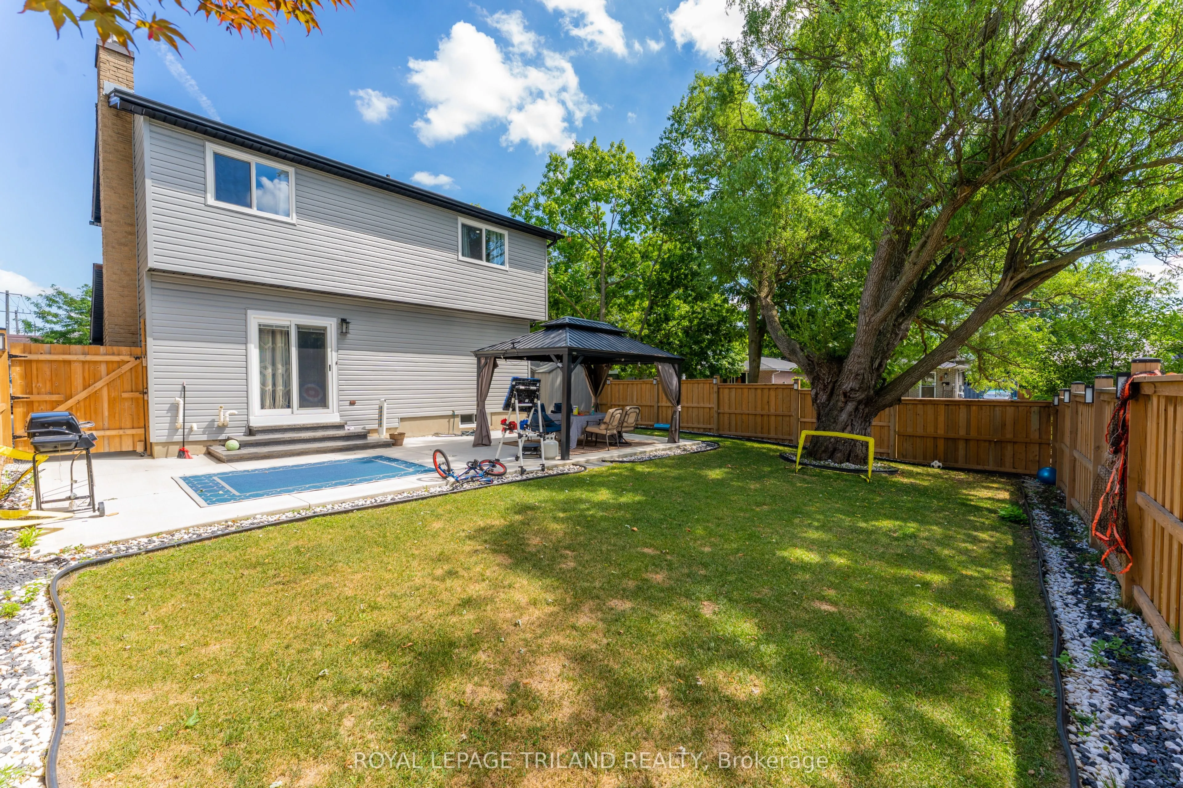 61 Beechbank Crescent