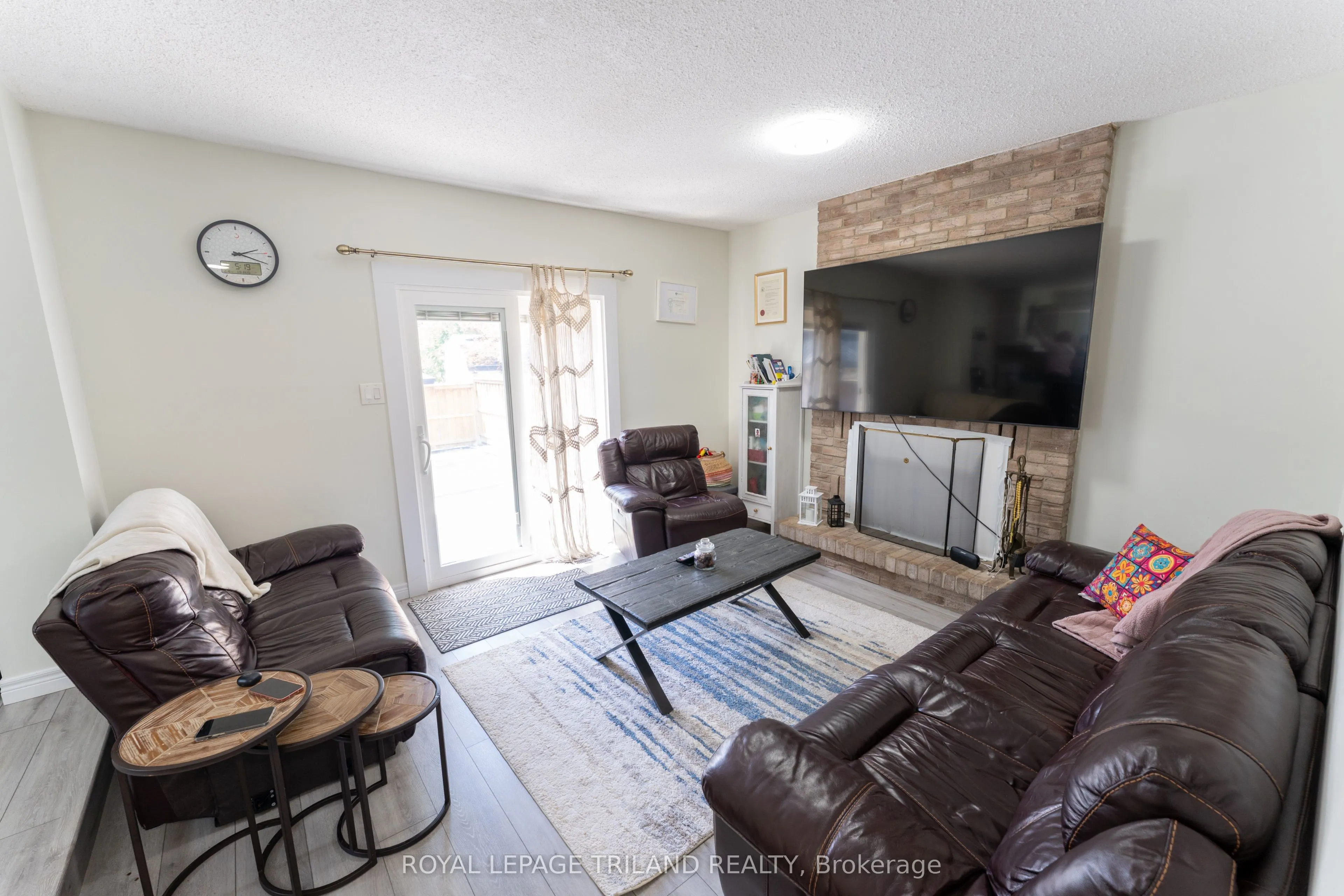 61 Beechbank Crescent
