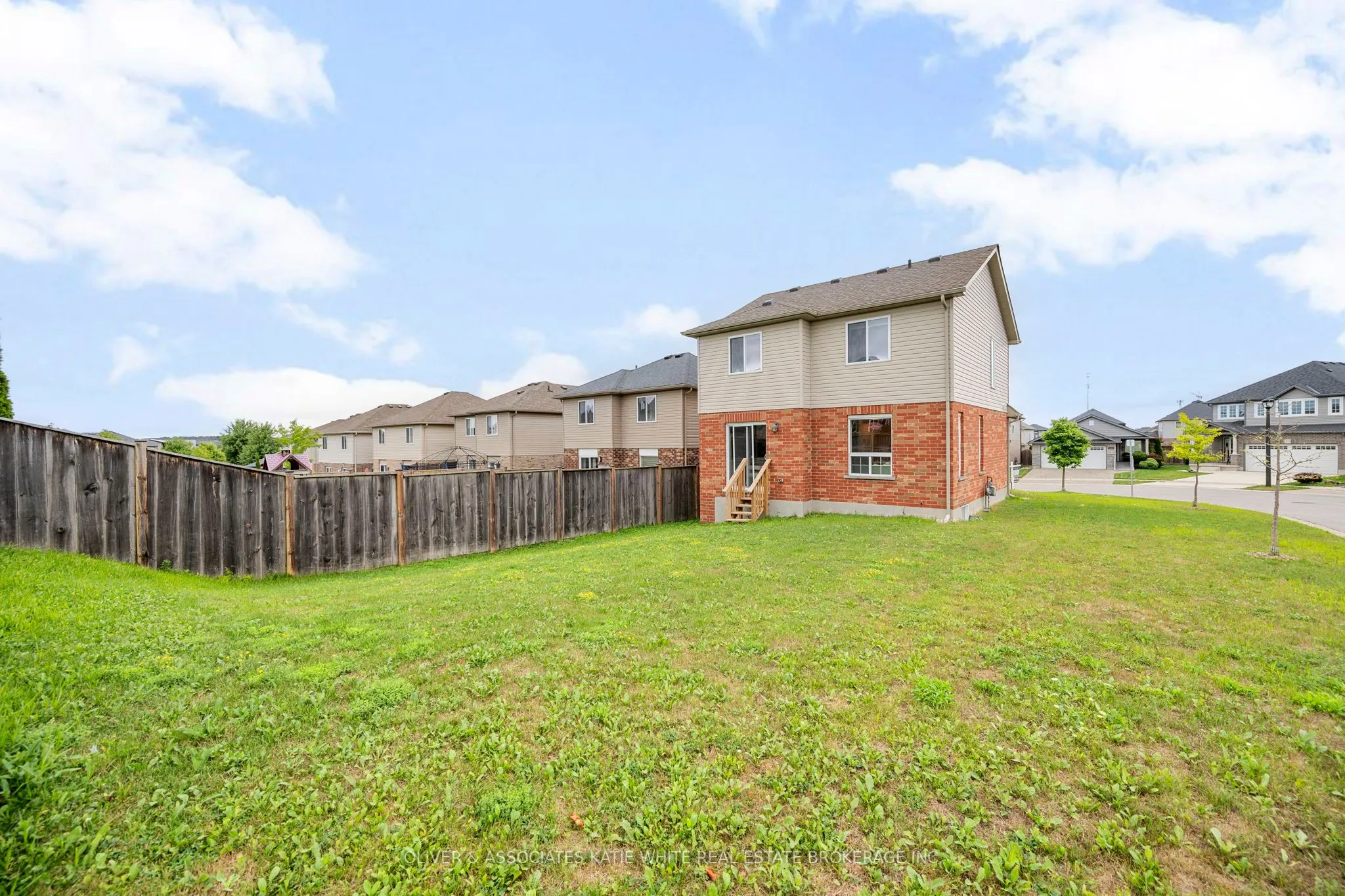 2696 Foxbend Link