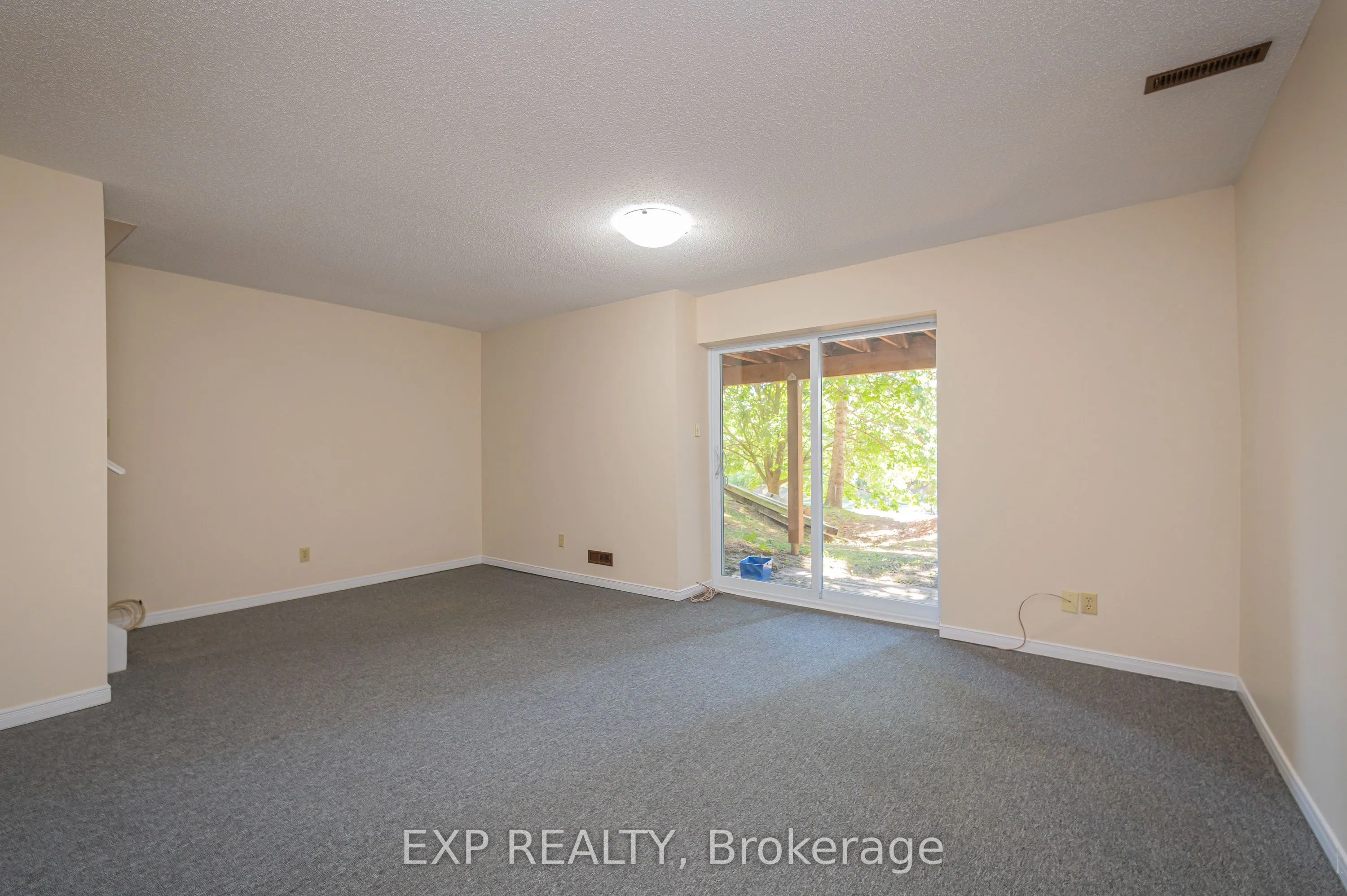 250 Keats Way, #8