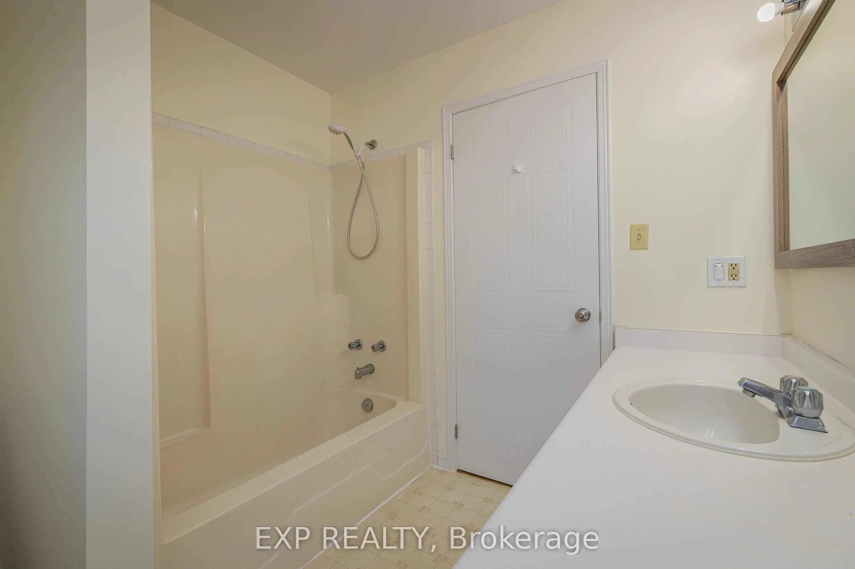 250 Keats Way, #8