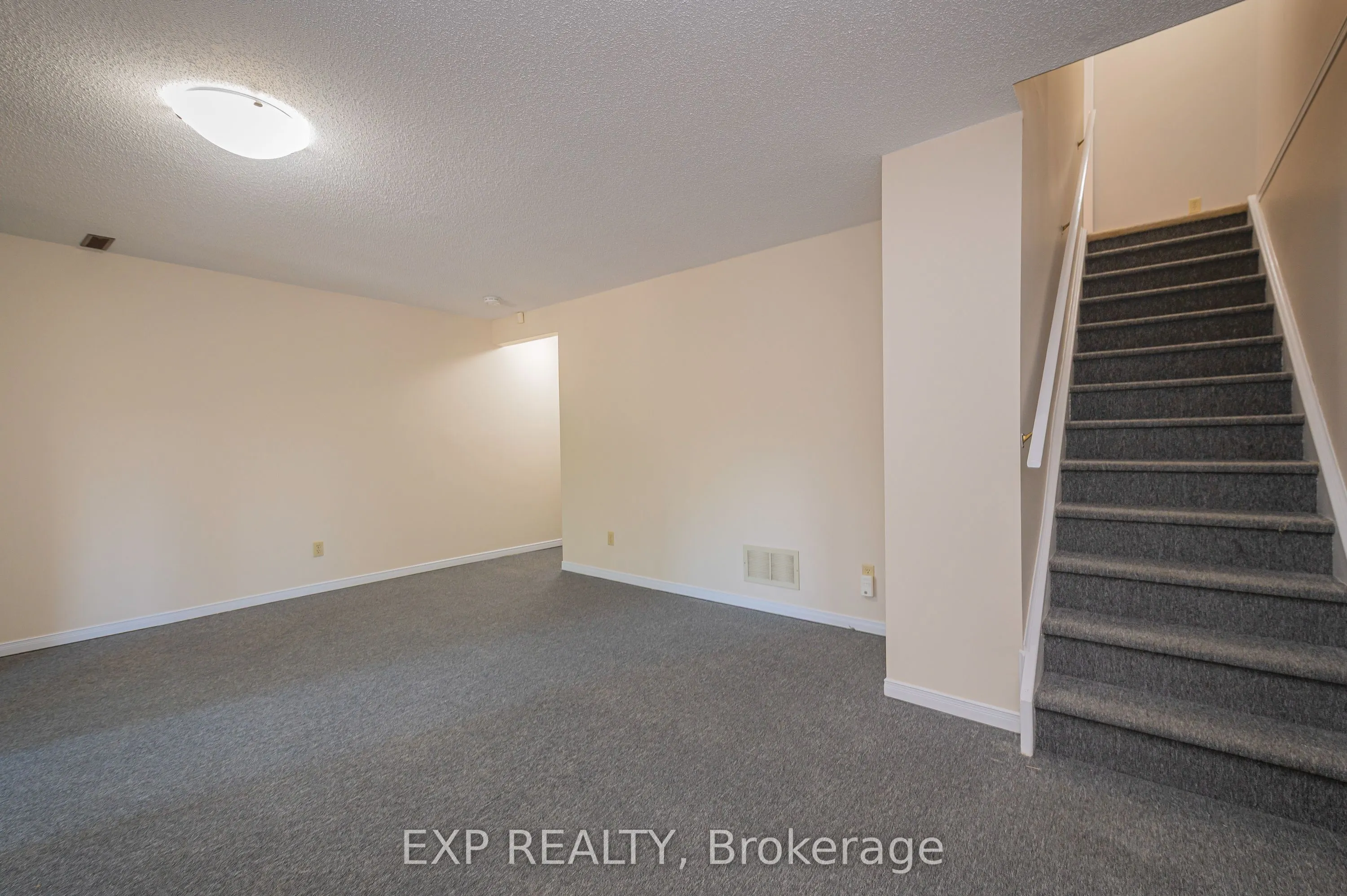 250 Keats Way, #8