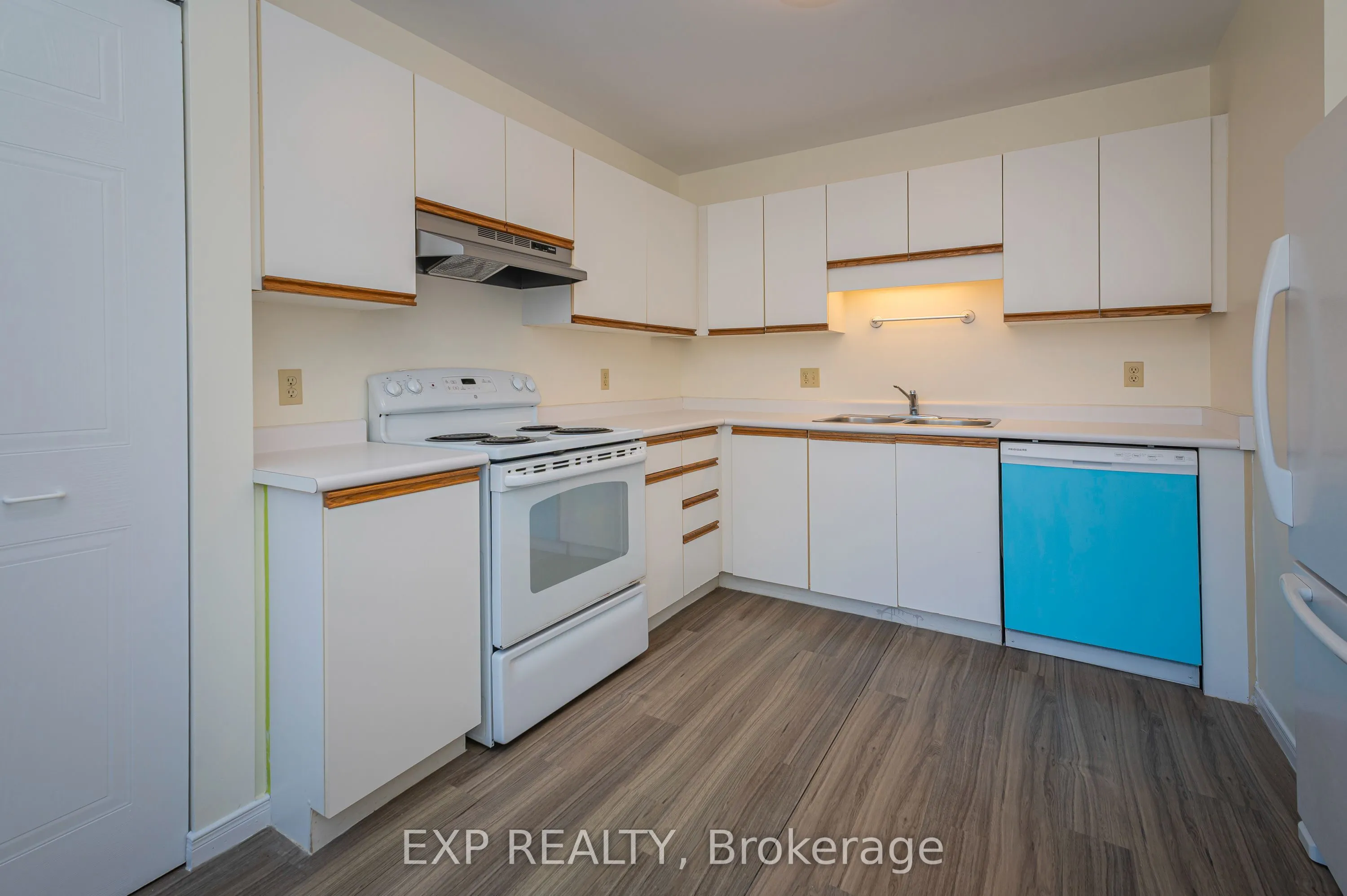 250 Keats Way, #8