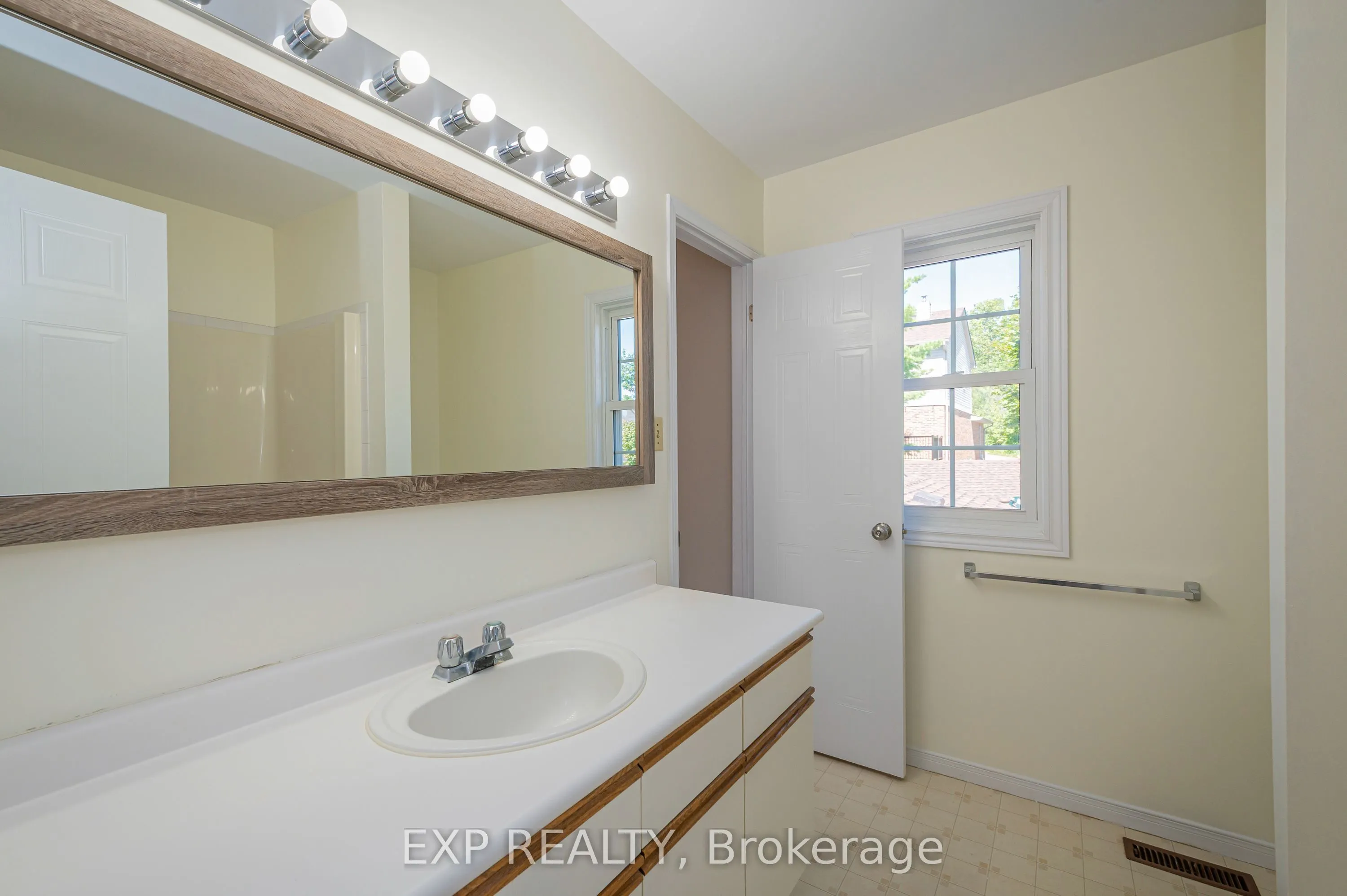 250 Keats Way, #8