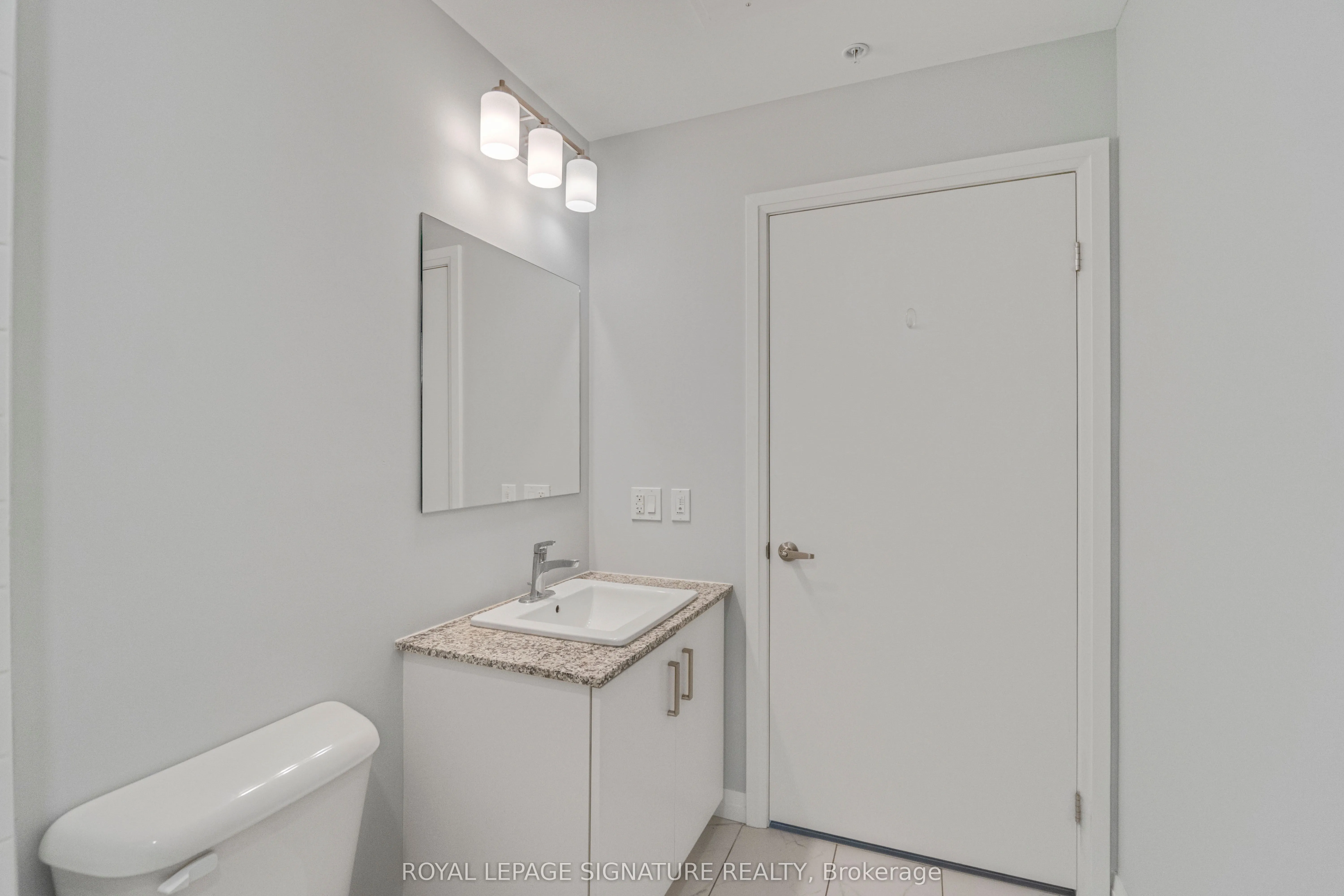 108 Garment Street, #909