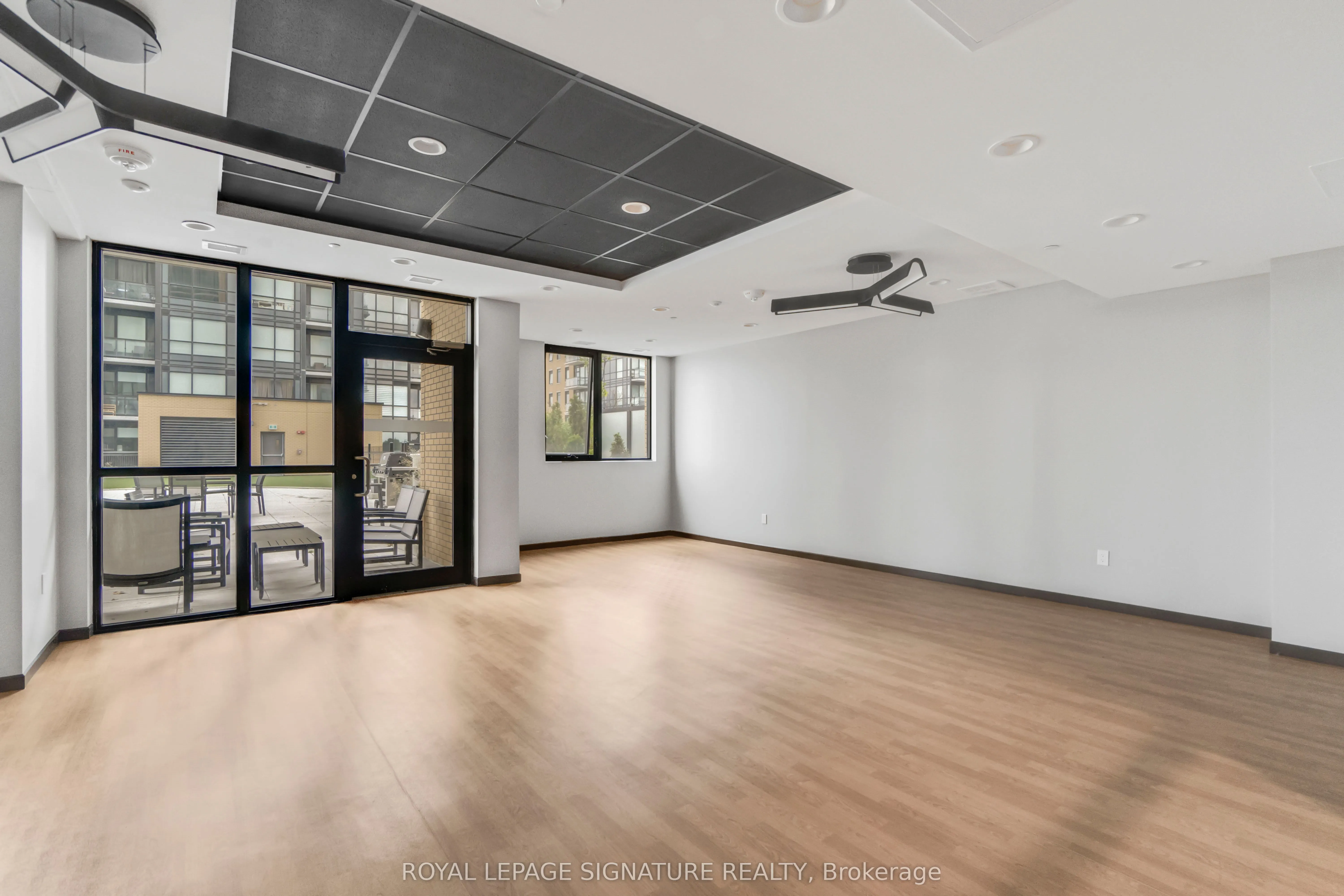 108 Garment Street, #909