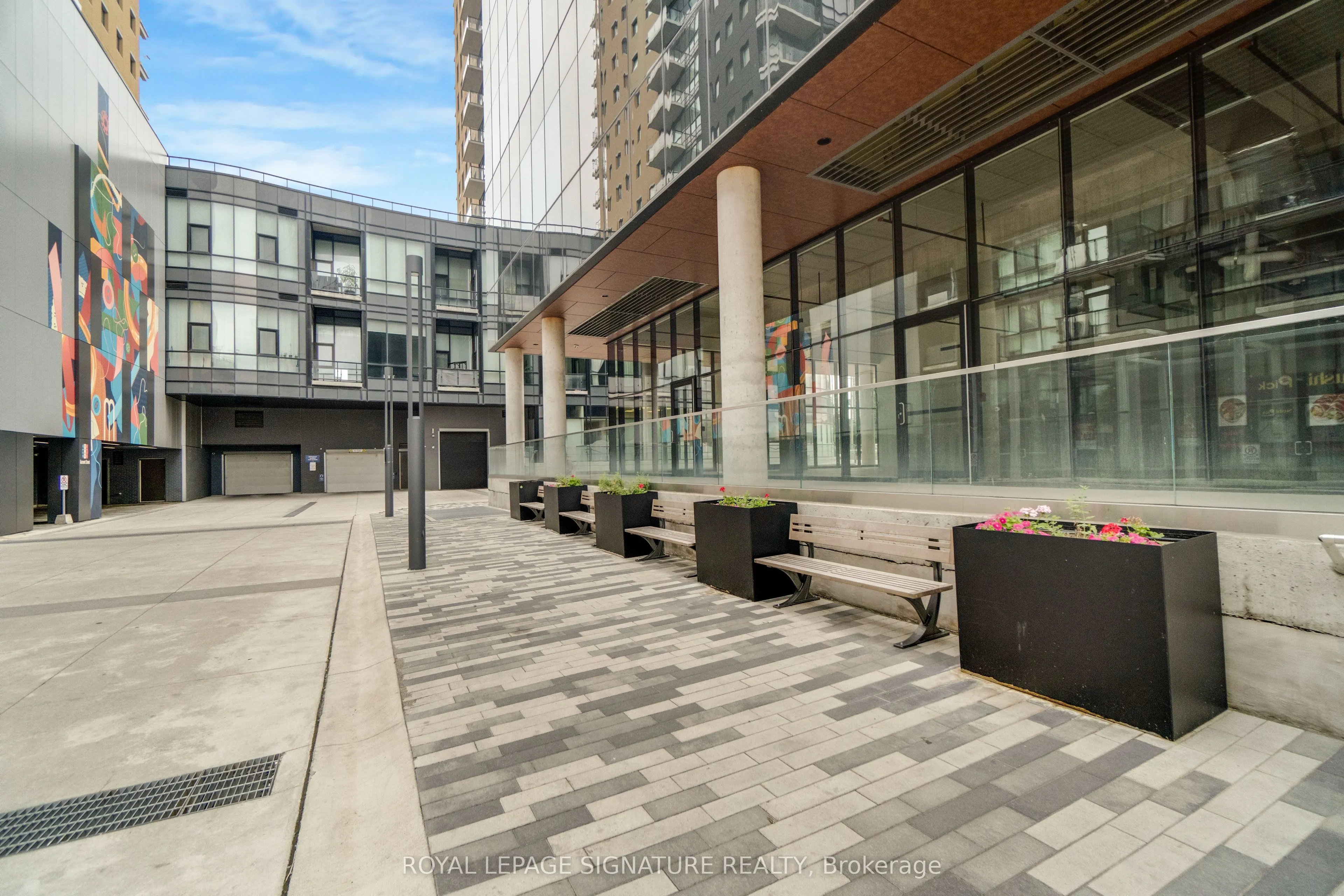 108 Garment Street, #909