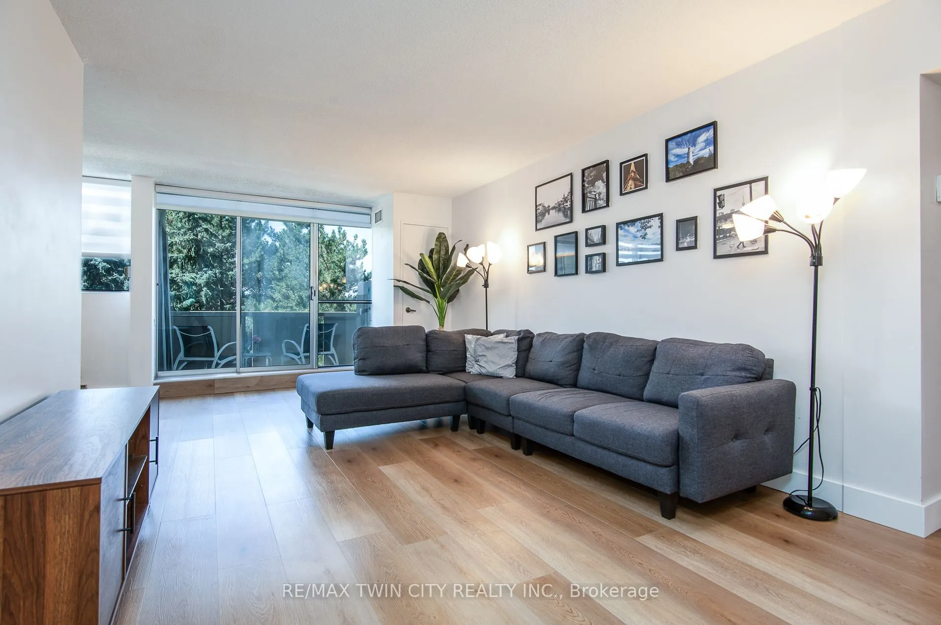 375 King Street N, #306
