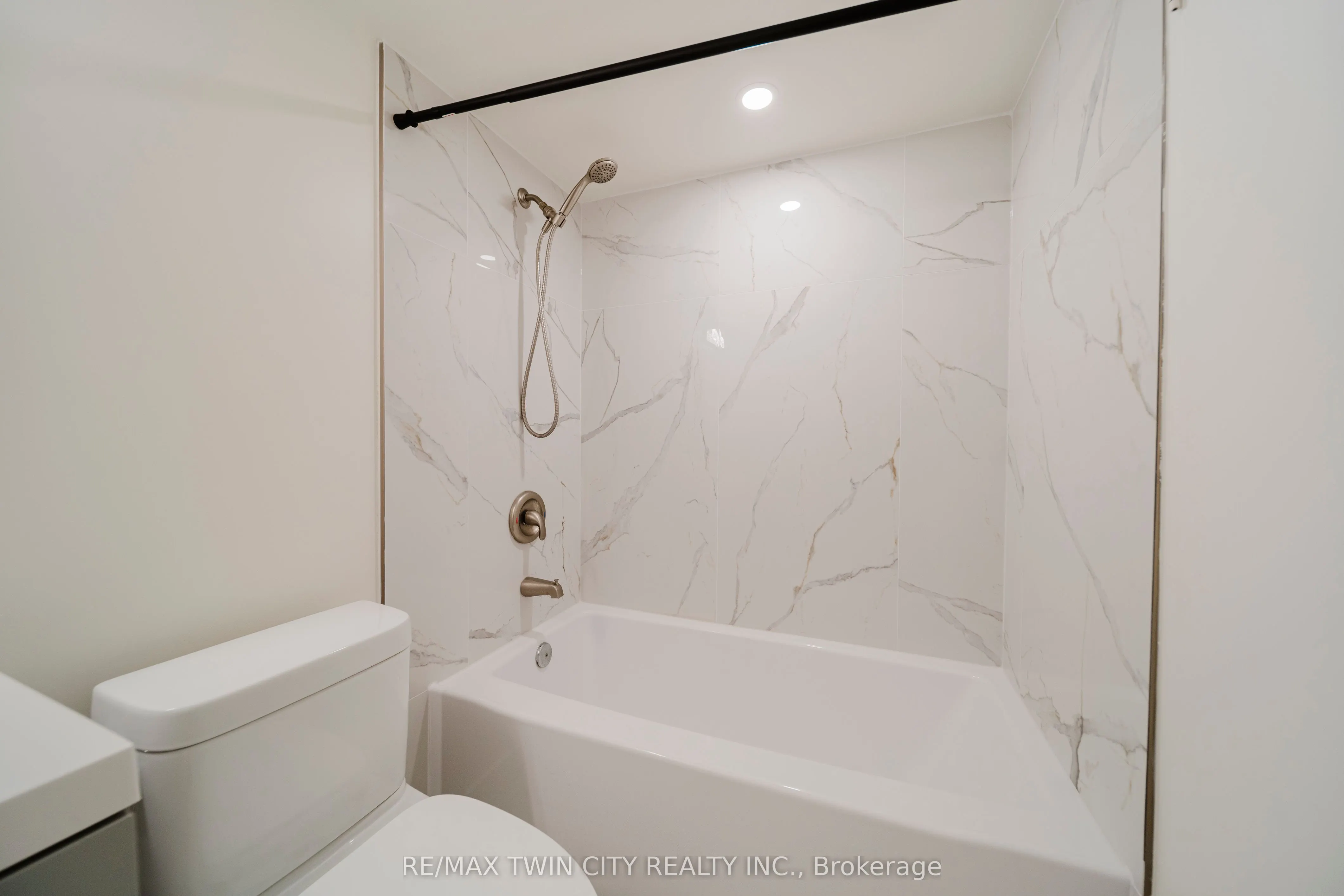 375 King Street N, #306