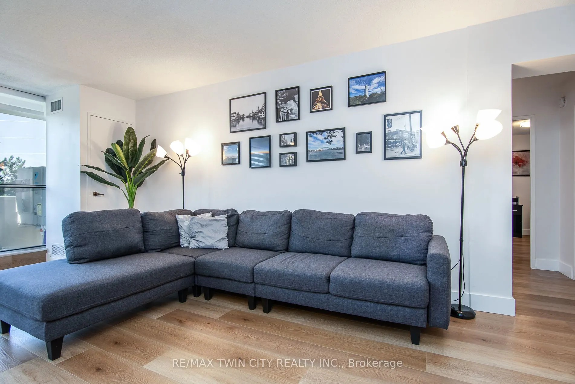 375 King Street N, #306