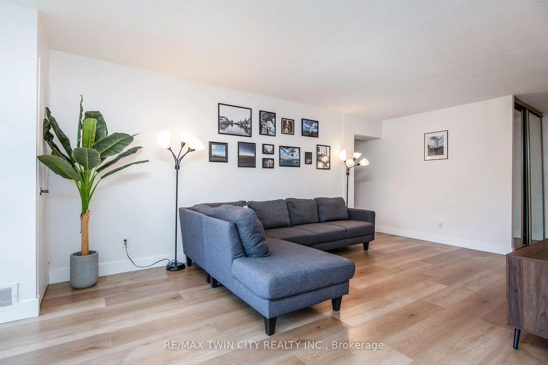 375 King Street N, #306
