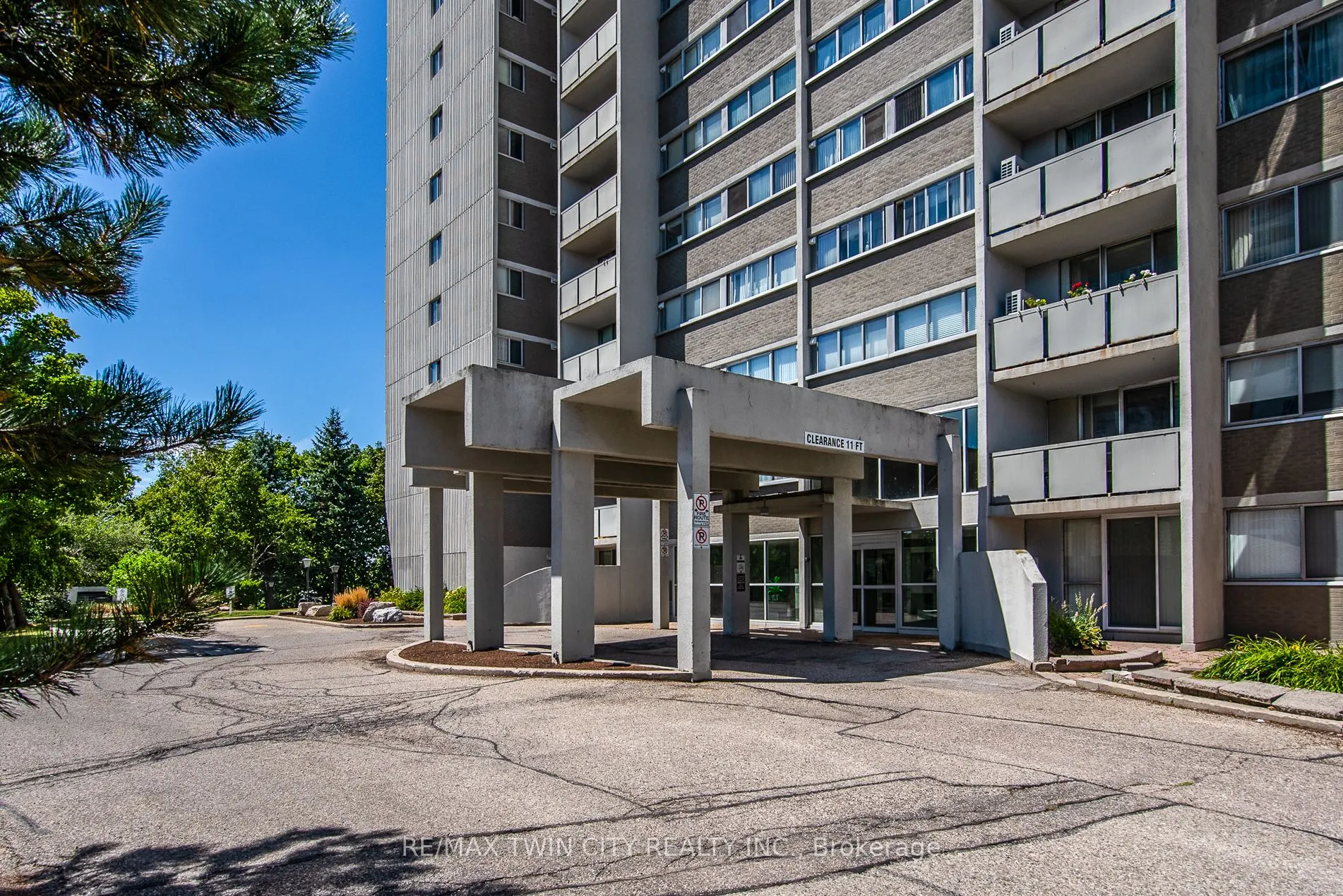 375 King Street N, #306
