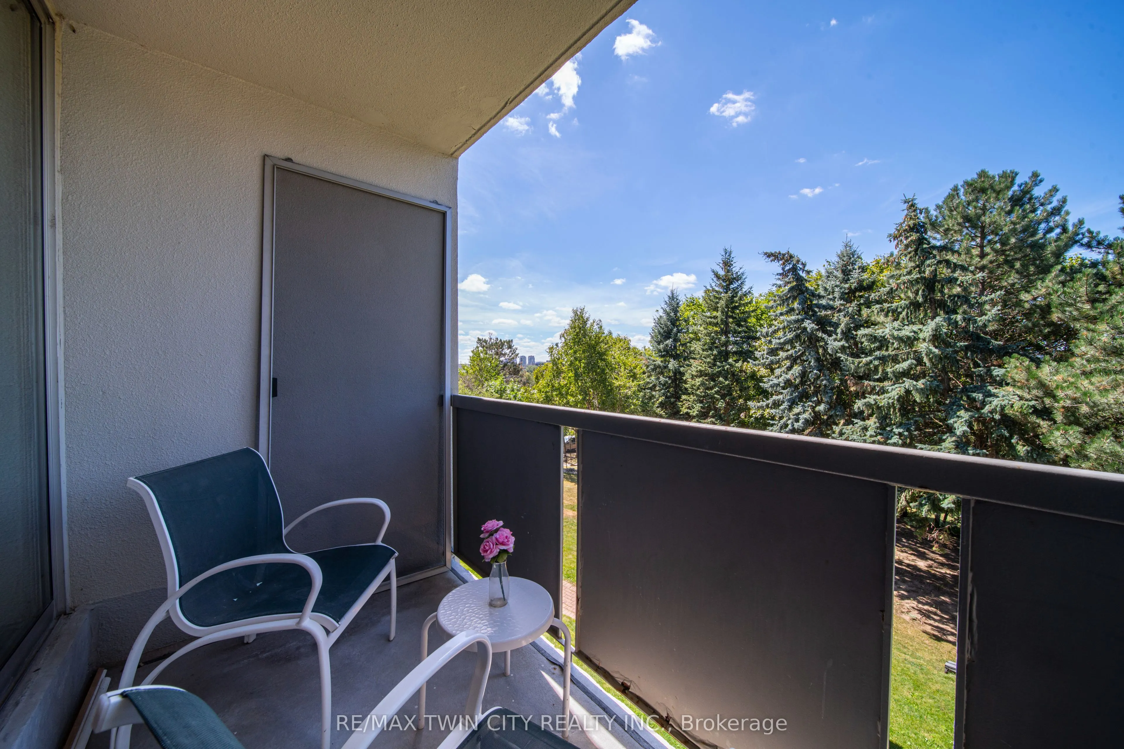 375 King Street N, #306