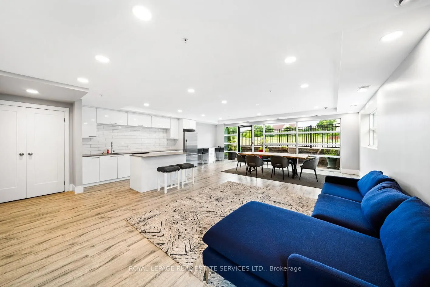 15 Prince Albert Boulevard, #412
