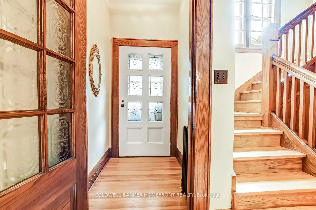 138 St James Street S